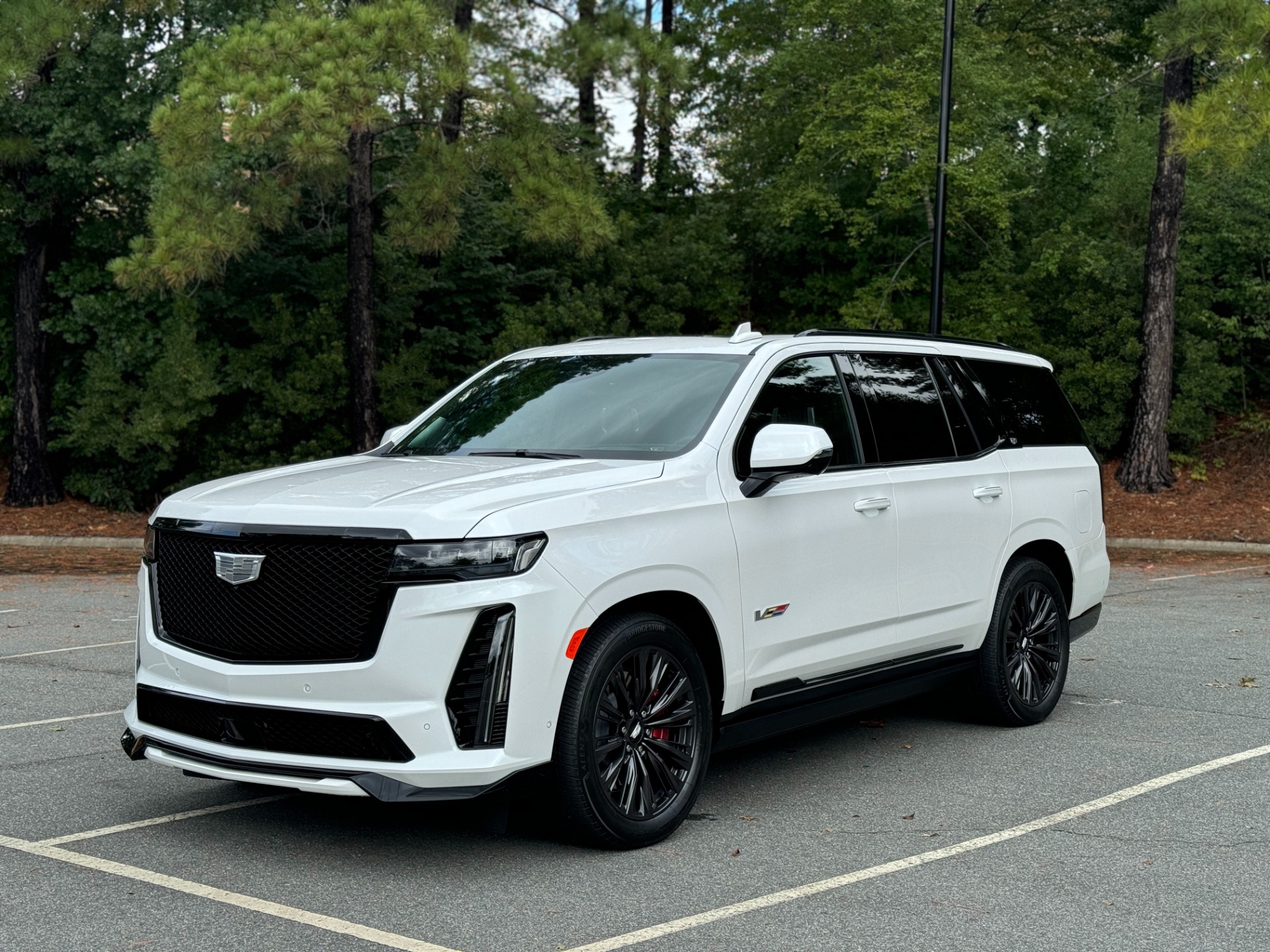 Used 2023 Cadillac Escalade AWD V-Series SUPERCRUISE / ONYX PKG / 22IN WHEELS for sale Sold at Formula Imports in Charlotte NC 28227 4