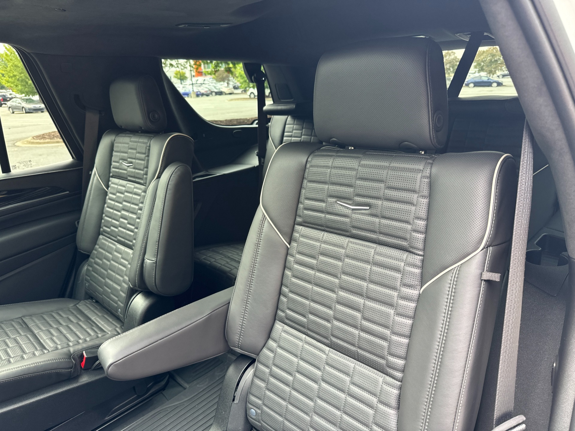 Used 2023 Cadillac Escalade AWD V-Series SUPERCRUISE / ONYX PKG / 22IN WHEELS for sale Sold at Formula Imports in Charlotte NC 28227 42