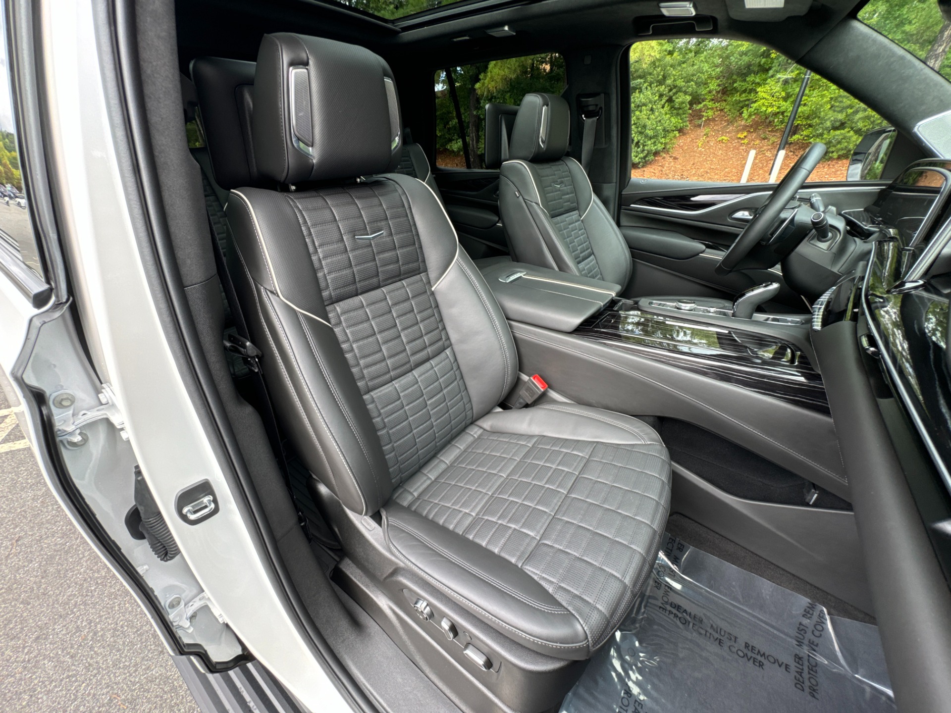 Used 2023 Cadillac Escalade AWD V-Series SUPERCRUISE / ONYX PKG / 22IN WHEELS for sale Sold at Formula Imports in Charlotte NC 28227 49