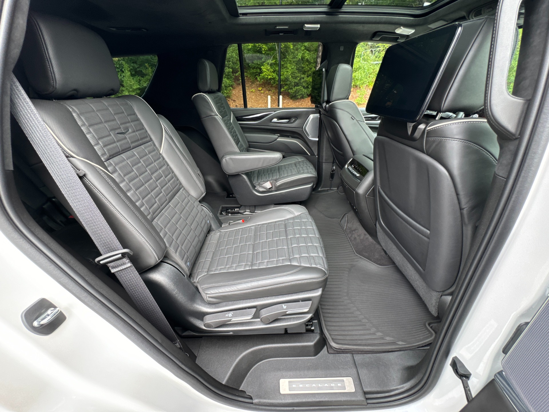 Used 2023 Cadillac Escalade AWD V-Series SUPERCRUISE / ONYX PKG / 22IN WHEELS for sale Sold at Formula Imports in Charlotte NC 28227 54