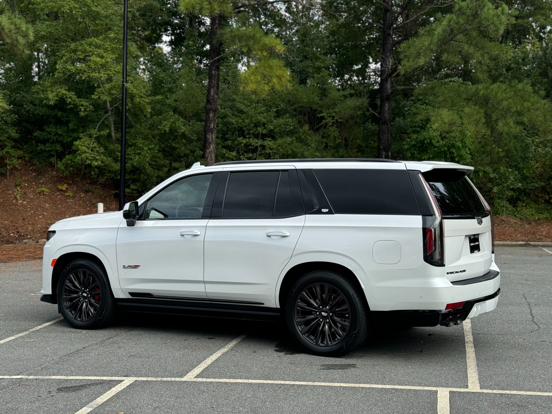 Used 2023 Cadillac Escalade AWD V-Series SUPERCRUISE / ONYX PKG / 22IN WHEELS for sale Sold at Formula Imports in Charlotte NC 28227 7