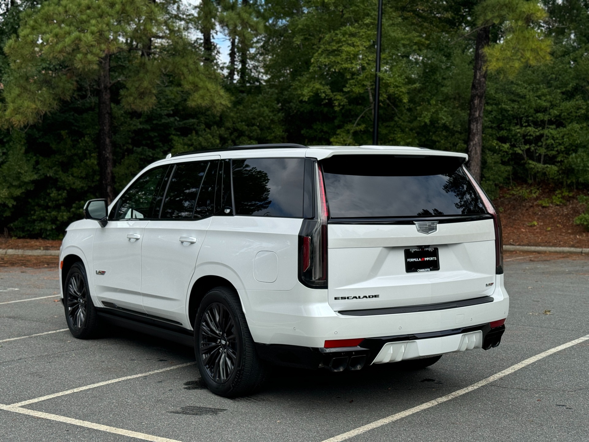 Used 2023 Cadillac Escalade AWD V-Series SUPERCRUISE / ONYX PKG / 22IN WHEELS for sale Sold at Formula Imports in Charlotte NC 28227 8