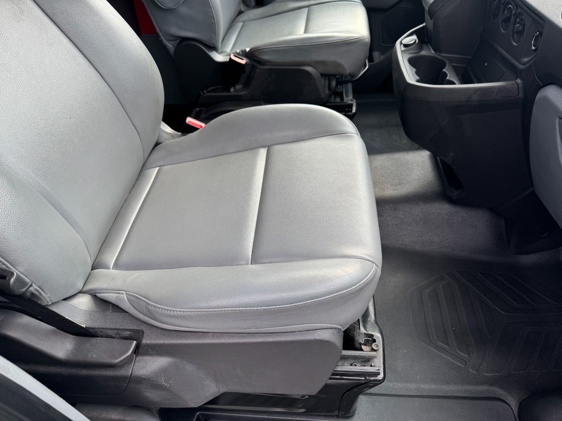 Used 2019 Ford Transit Van HIGH ROOF//PREF PKG//CRUISE CONTROL for sale Sold at Formula Imports in Charlotte NC 28227 34