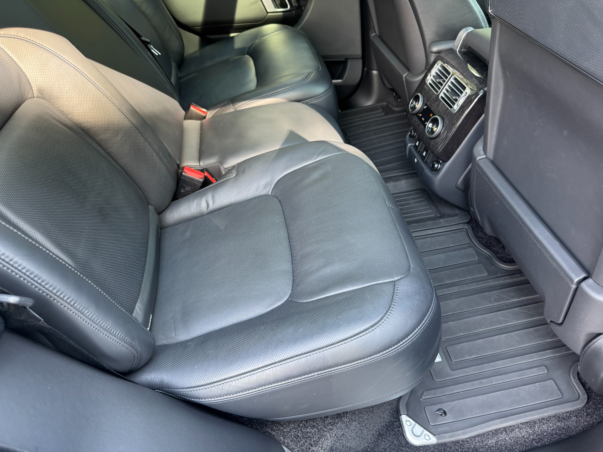 Used 2021 Land Rover Range Rover Fifty 50TH EDITION / SWB / 22IN WHEELS / ARUBA METALLIC for sale Sold at Formula Imports in Charlotte NC 28227 57