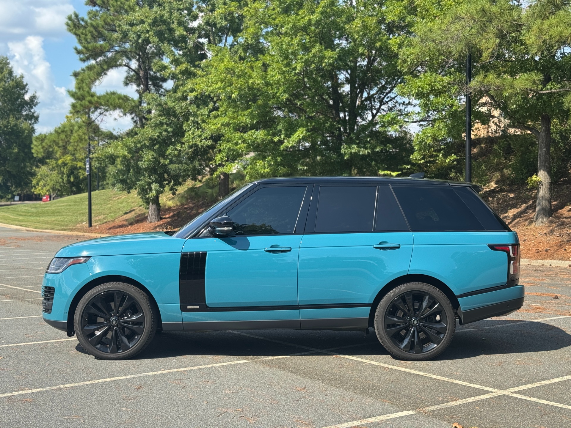 Used 2021 Land Rover Range Rover Fifty 50TH EDITION / SWB / 22IN WHEELS / ARUBA METALLIC for sale Sold at Formula Imports in Charlotte NC 28227 6