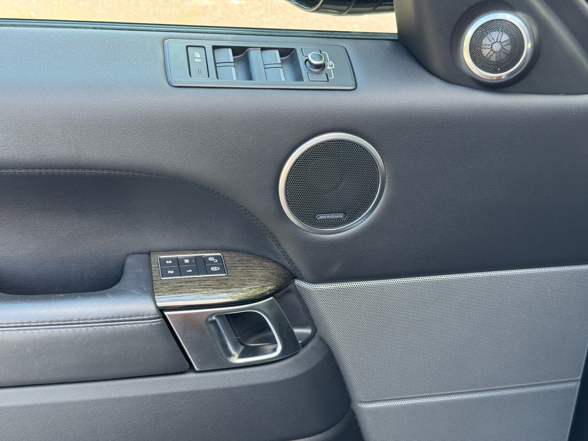 Used 2017 Land Rover Range Rover Sport HSE PANORAMIC ROOF / SIDE STEPS for sale Sold at Formula Imports in Charlotte NC 28227 18