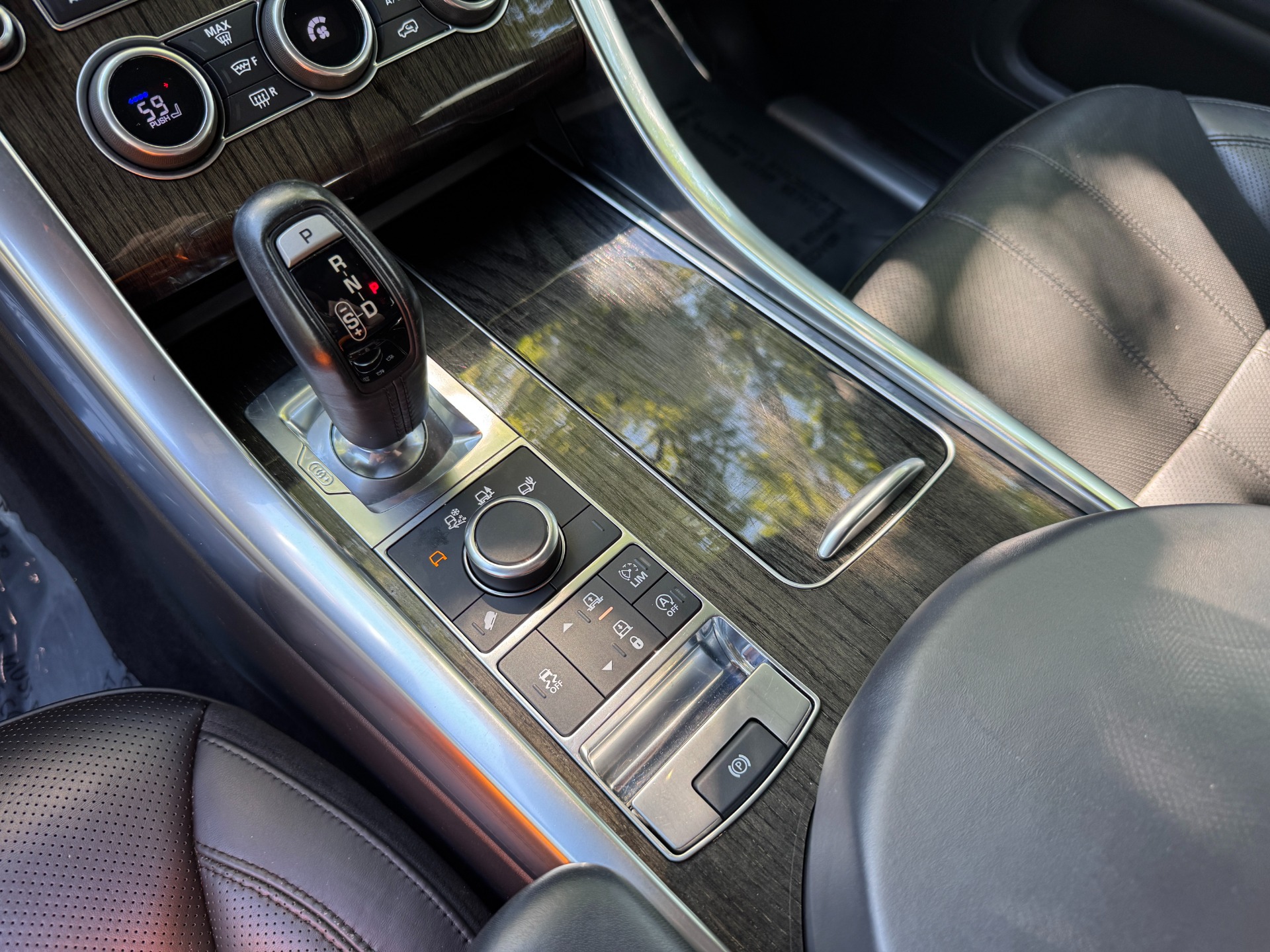Used 2017 Land Rover Range Rover Sport HSE PANORAMIC ROOF / SIDE STEPS for sale Sold at Formula Imports in Charlotte NC 28227 31