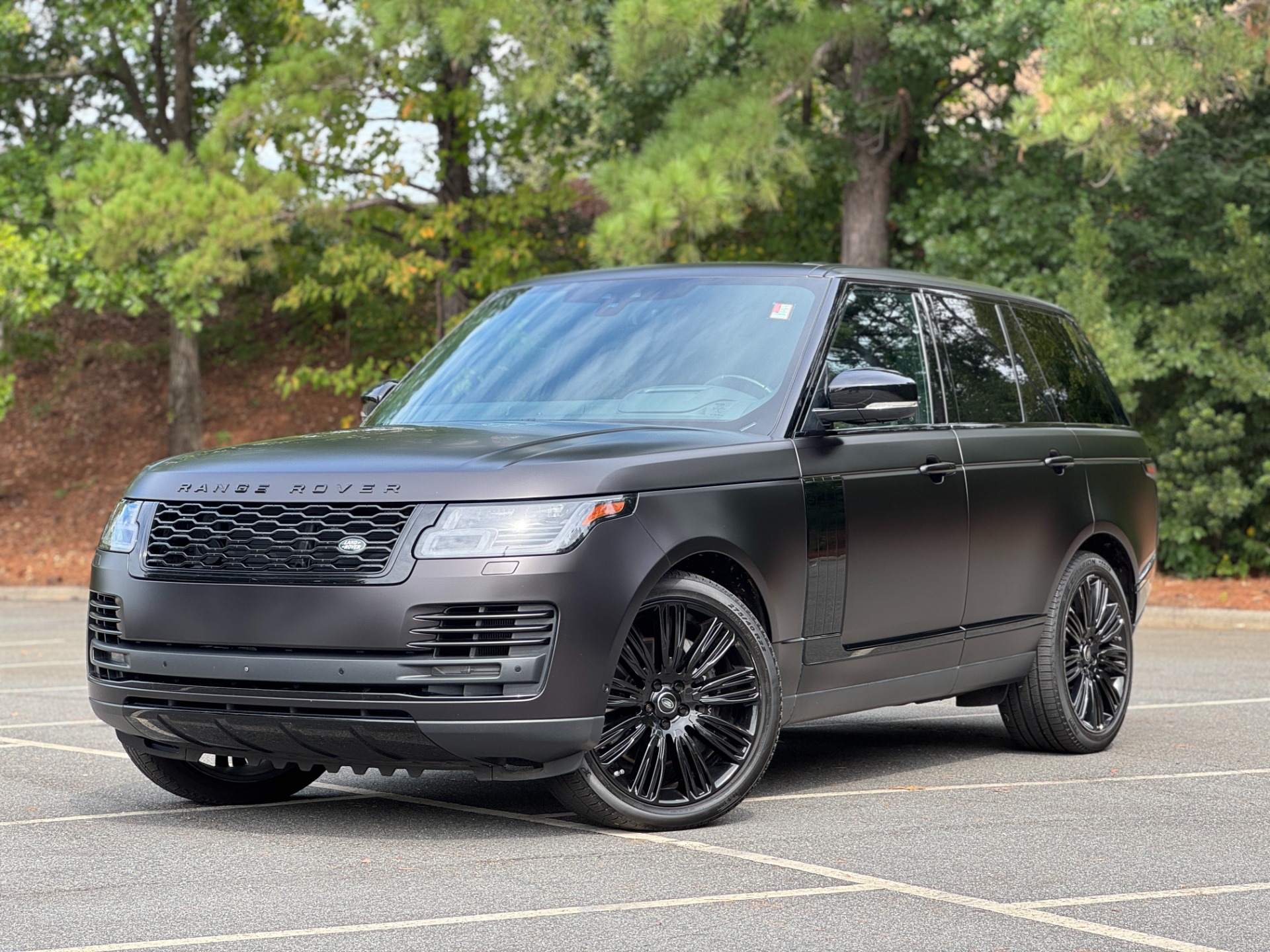 Used 2019 Land Rover Range Rover Supercharged BLACK EXT PKG / DRIVE ASSIST PKG / 20IN WHEELS / MERIDIAN SOUND for sale Sold at Formula Imports in Charlotte NC 28227 1