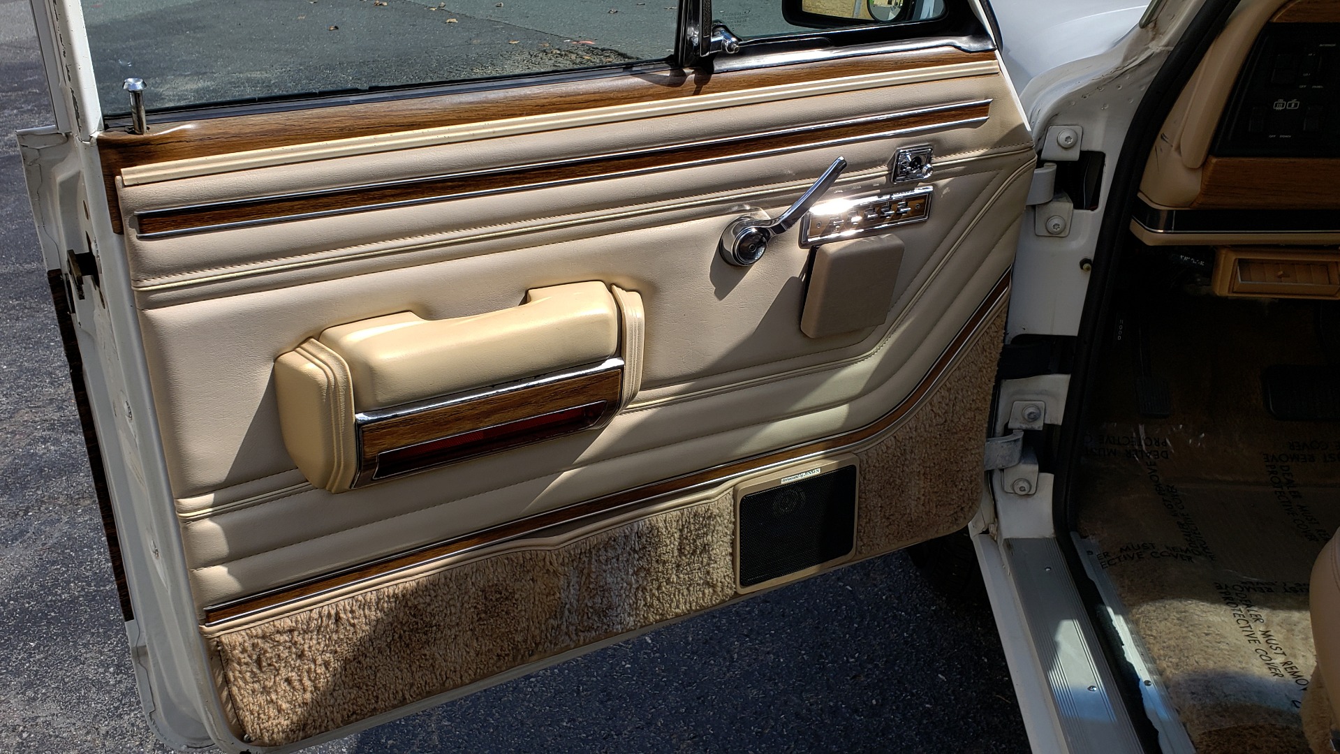Used 1989 Jeep GRAND WAGONEER 4X4 / SUNROOF / CRUISE / ROOF RACK for sale Sold at Formula Imports in Charlotte NC 28227 25