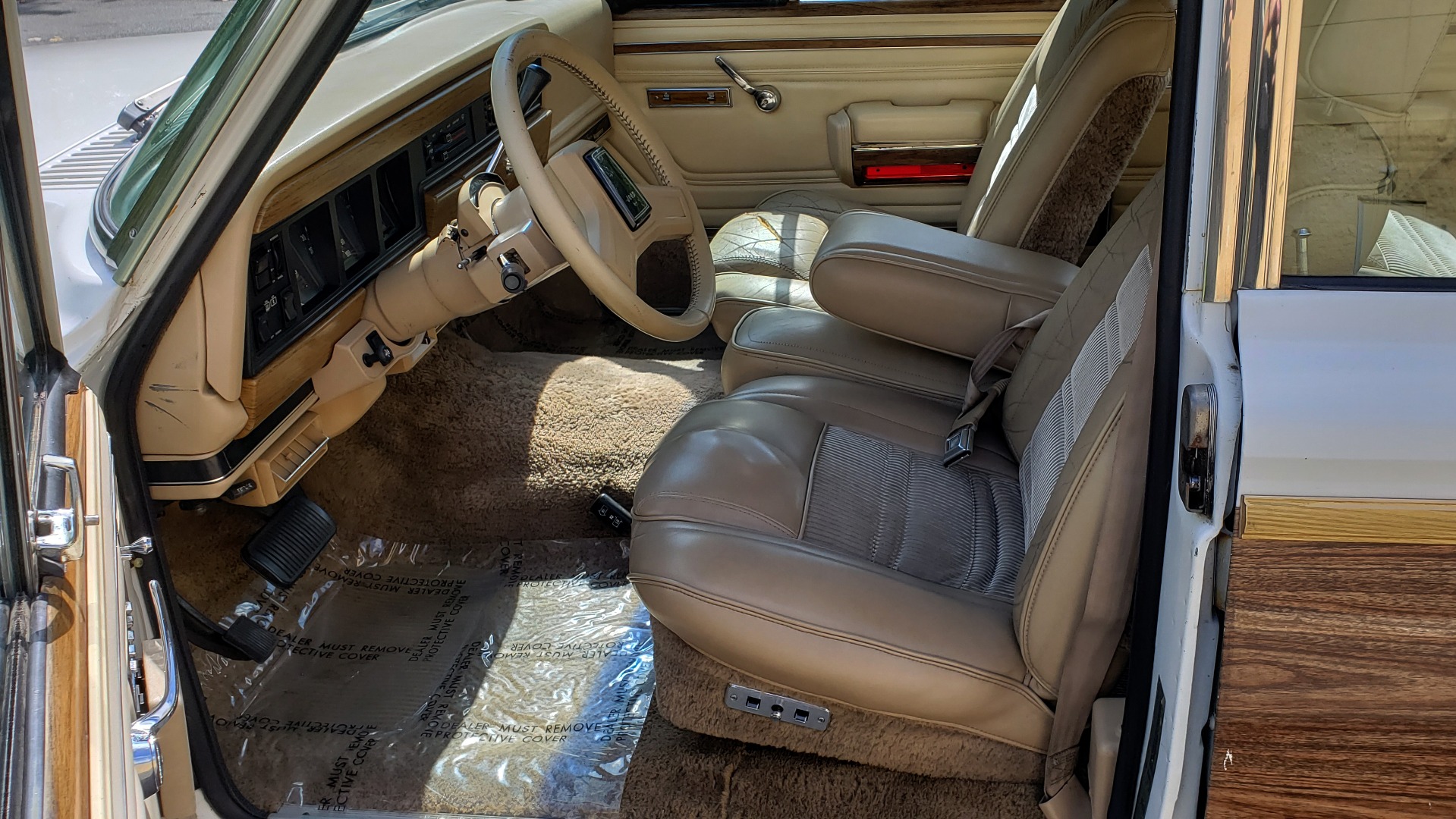 Used 1989 Jeep GRAND WAGONEER 4X4 / SUNROOF / CRUISE / ROOF RACK for sale Sold at Formula Imports in Charlotte NC 28227 29