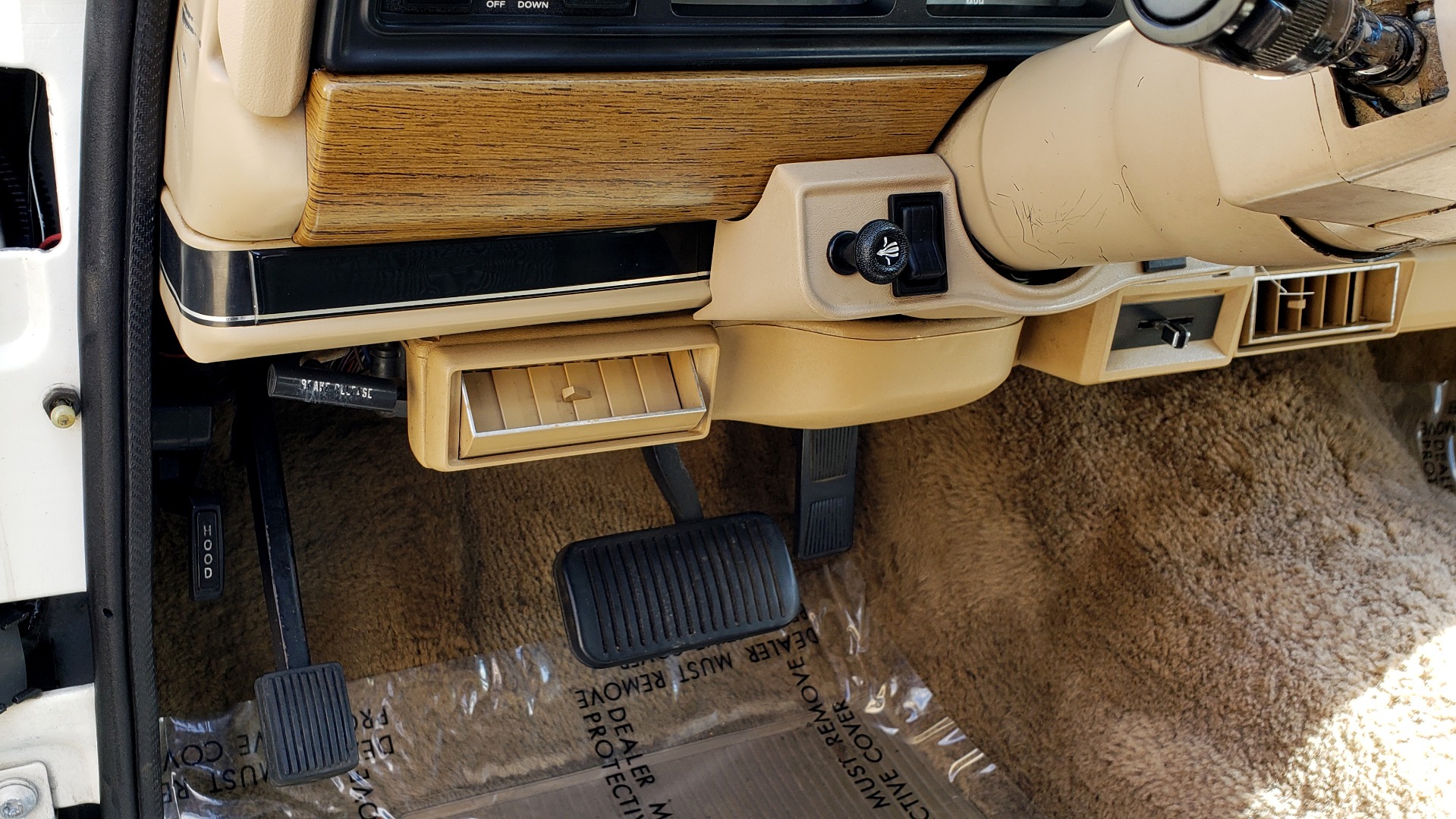 Used 1989 Jeep GRAND WAGONEER 4X4 / SUNROOF / CRUISE / ROOF RACK for sale Sold at Formula Imports in Charlotte NC 28227 32
