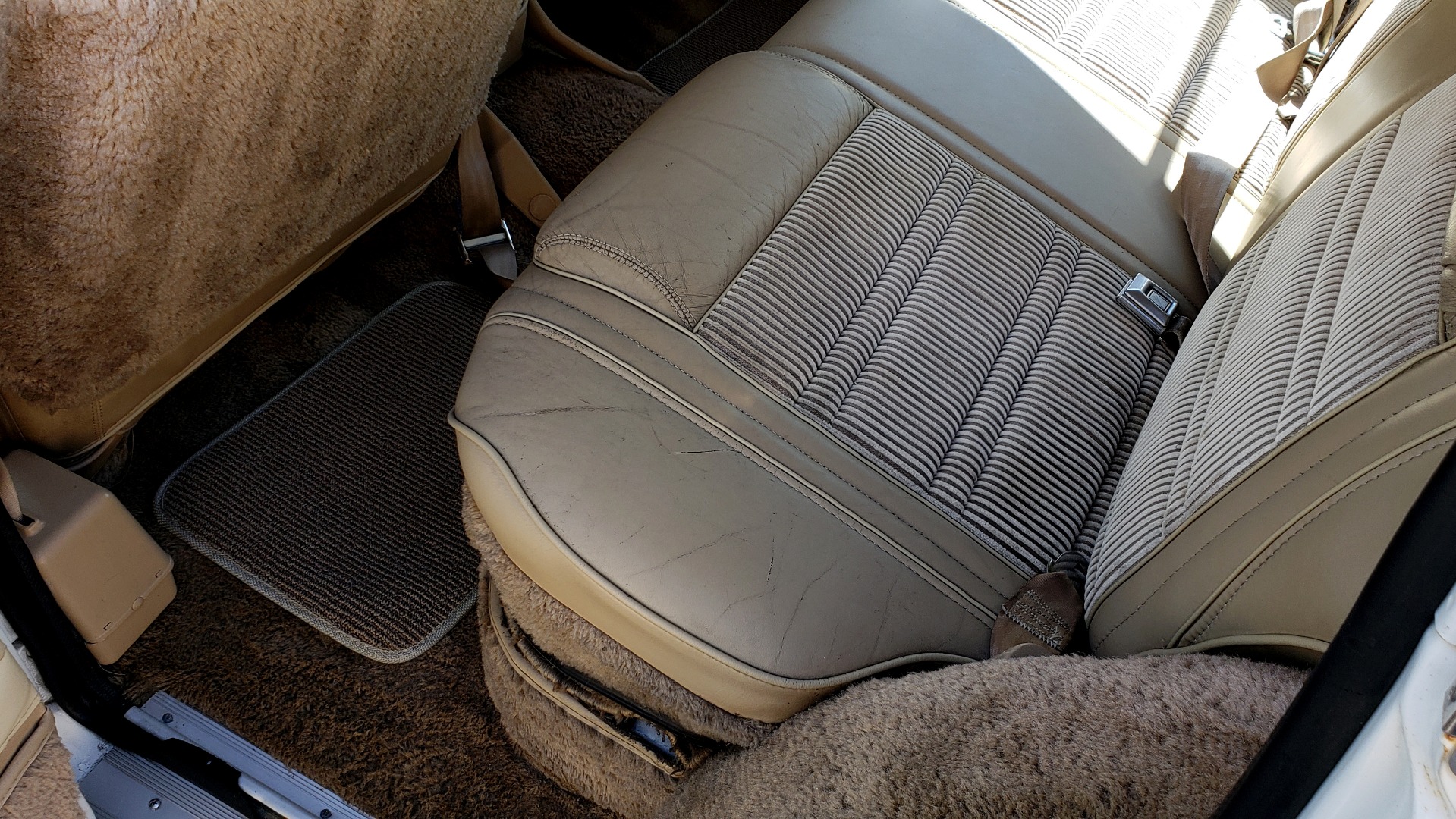 Used 1989 Jeep GRAND WAGONEER 4X4 / SUNROOF / CRUISE / ROOF RACK for sale Sold at Formula Imports in Charlotte NC 28227 47
