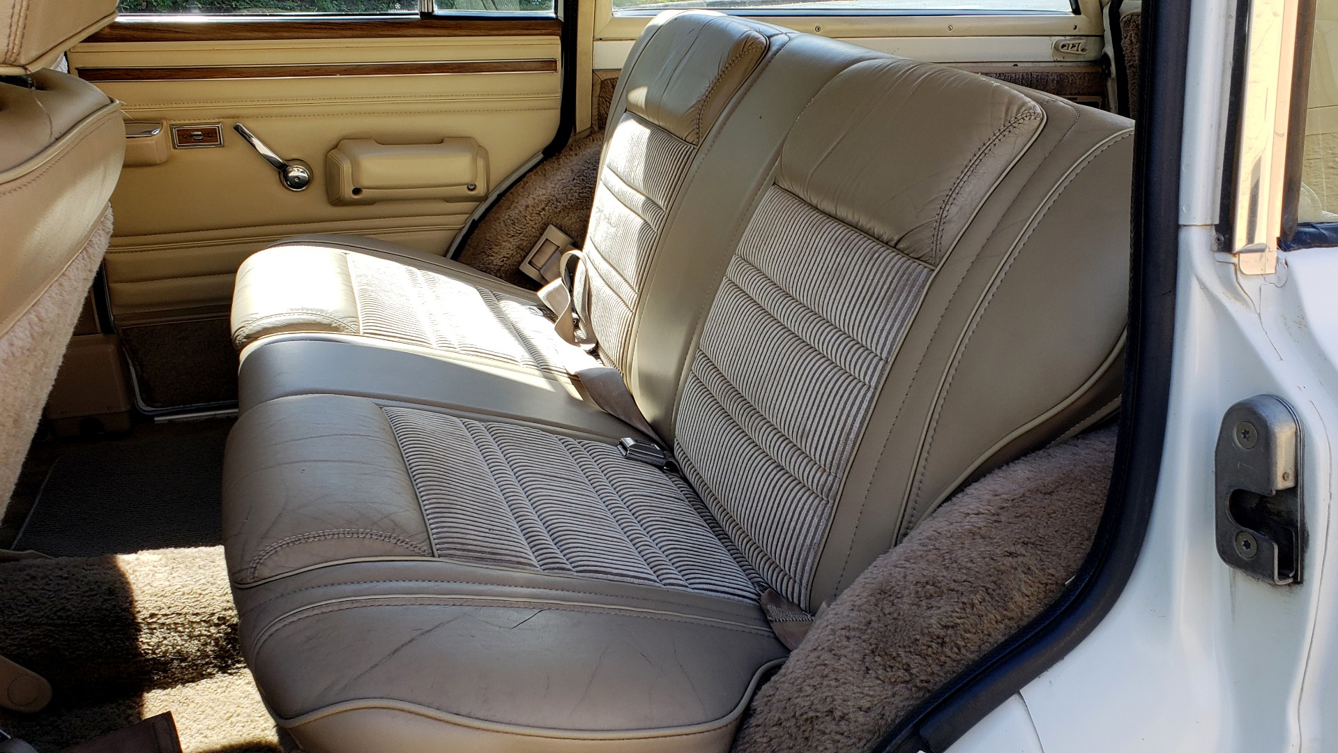 Used 1989 Jeep GRAND WAGONEER 4X4 / SUNROOF / CRUISE / ROOF RACK for sale Sold at Formula Imports in Charlotte NC 28227 49