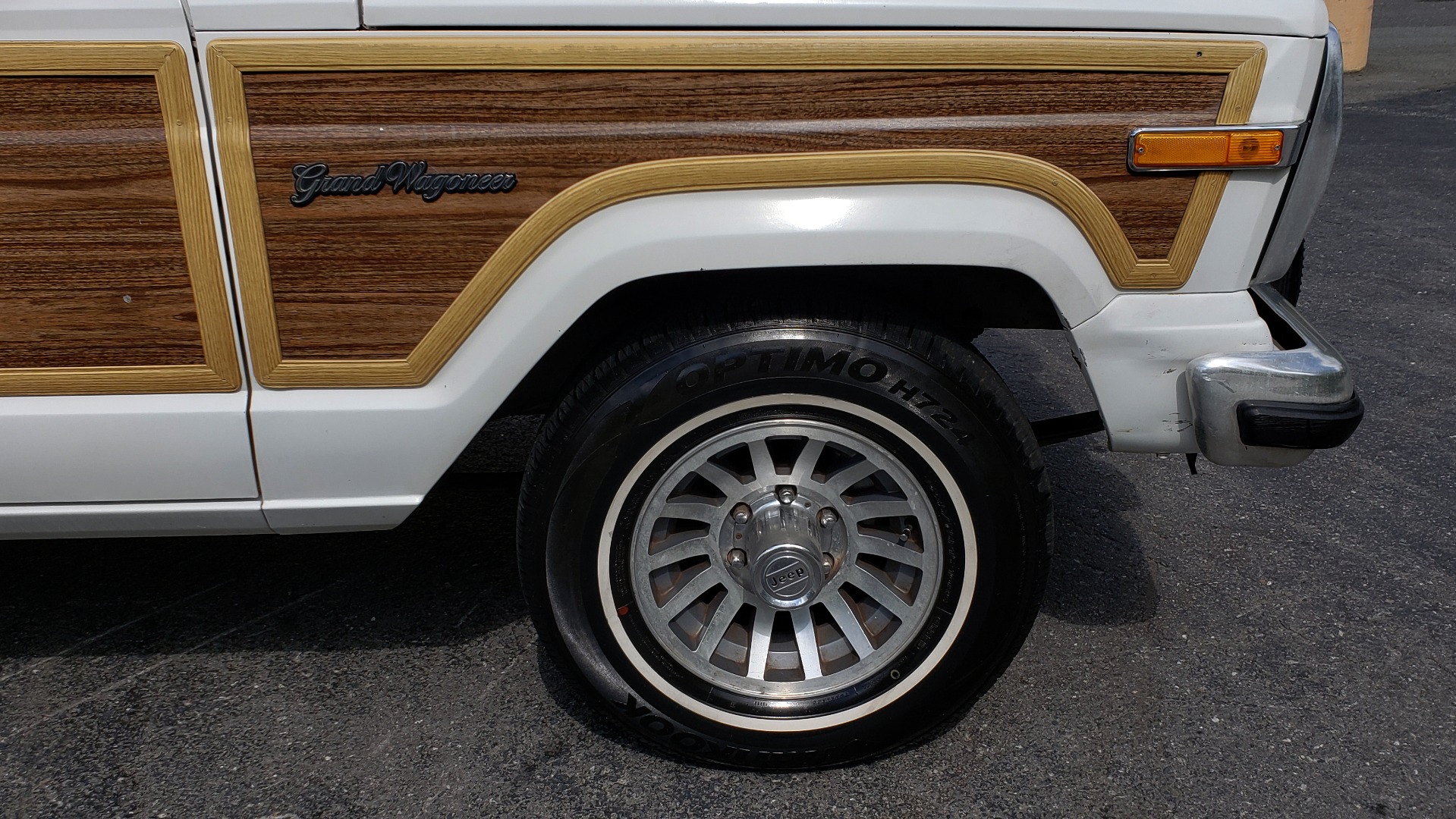 Used 1989 Jeep GRAND WAGONEER 4X4 / SUNROOF / CRUISE / ROOF RACK for sale Sold at Formula Imports in Charlotte NC 28227 64