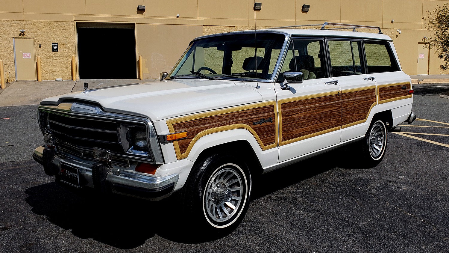 Used 1989 Jeep GRAND WAGONEER 4X4 / SUNROOF / CRUISE / ROOF RACK for sale Sold at Formula Imports in Charlotte NC 28227 1