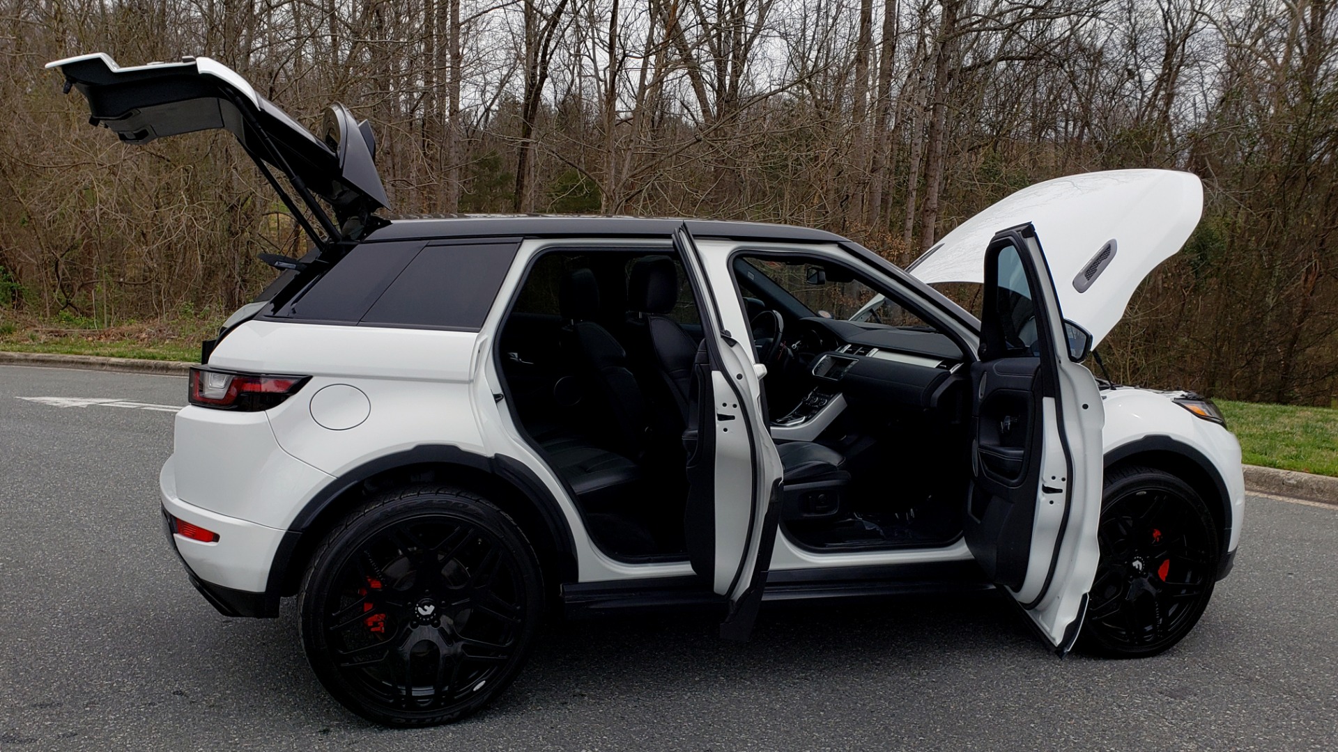 Used 2016 Land Rover RANGE ROVER EVOQUE HSE DYNAMIC / AWD / NAV / PANO-ROOF / REARVIEW / 22-IN WHEELS for sale Sold at Formula Imports in Charlotte NC 28227 13