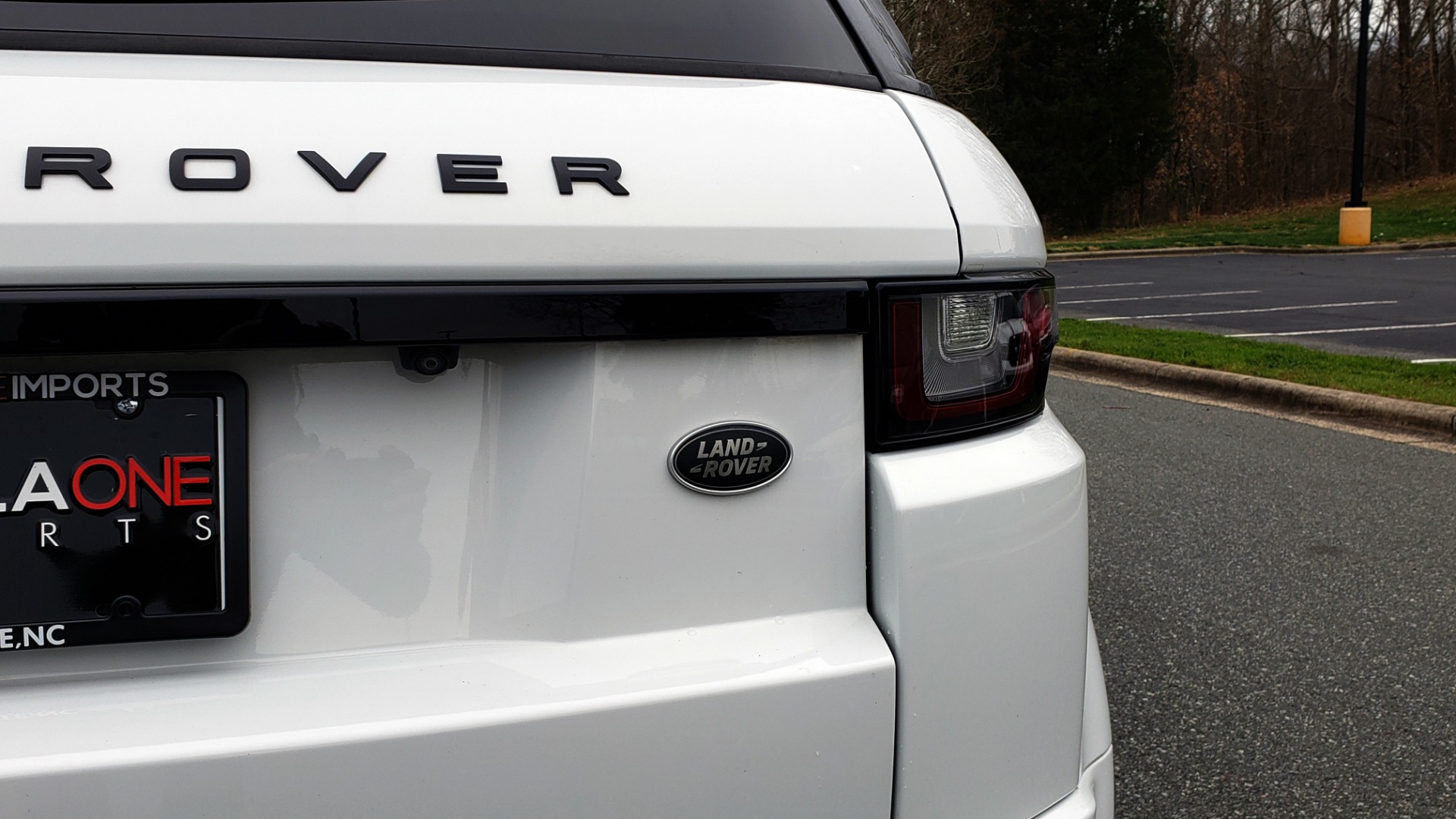 Used 2016 Land Rover RANGE ROVER EVOQUE HSE DYNAMIC / AWD / NAV / PANO-ROOF / REARVIEW / 22-IN WHEELS for sale Sold at Formula Imports in Charlotte NC 28227 34