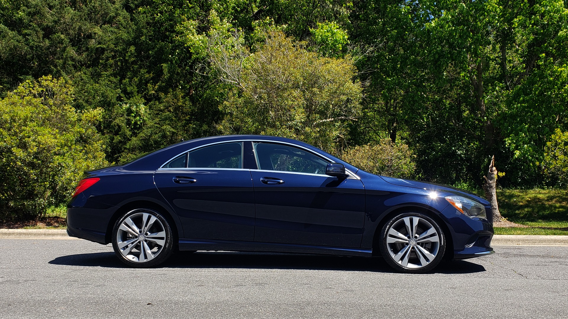 Used 2017 Mercedes-Benz CLA 250 COUPE / NAV / 8IN COLOR DISPLAY / APPLE CAR PLAY / ANDROID AUTO for sale Sold at Formula Imports in Charlotte NC 28227 5