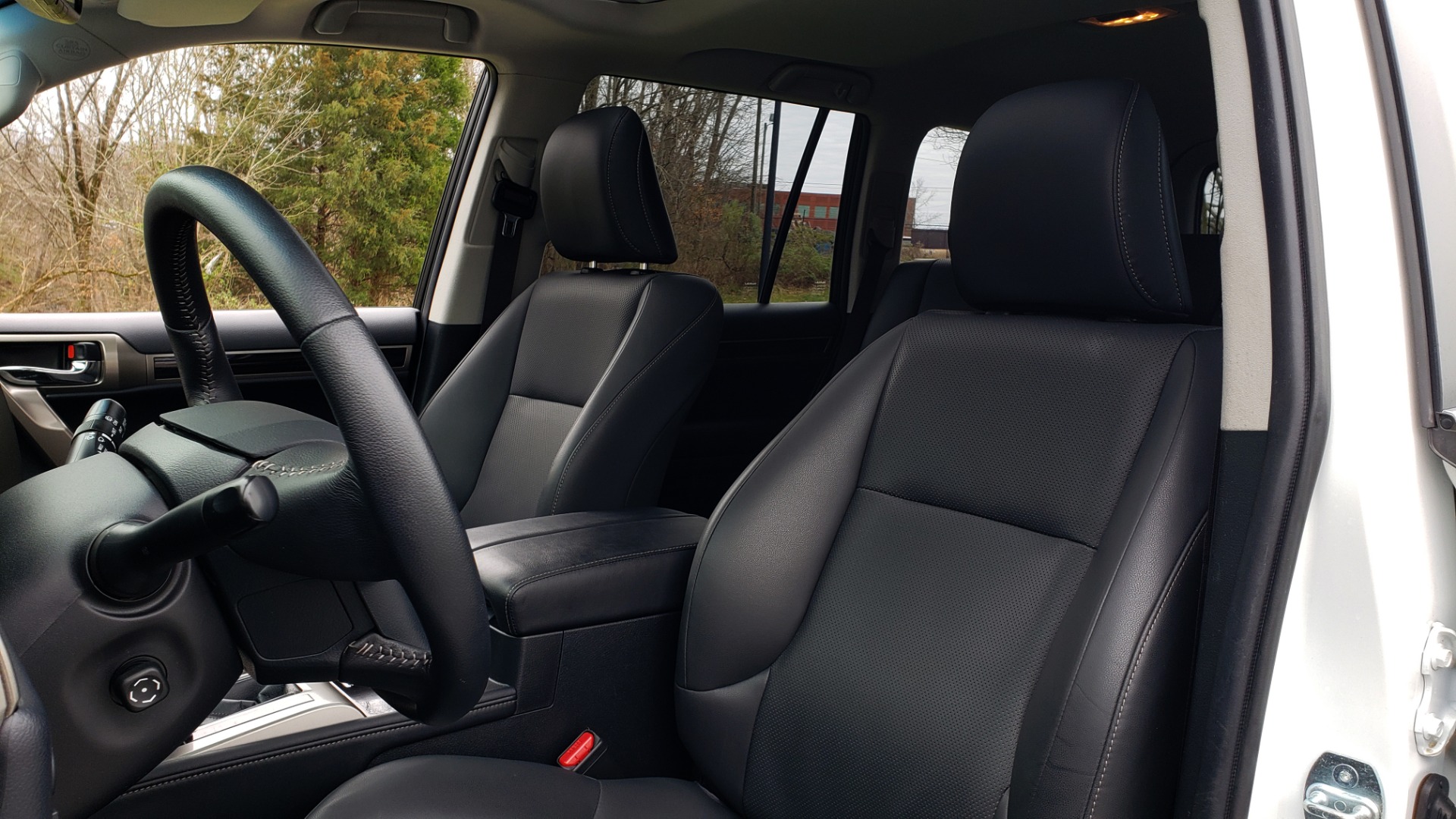 Used 2017 Lexus GX 460 4WD / NAV / VENT STS / SUNROOF / PARK ASST / BSM for sale Sold at Formula Imports in Charlotte NC 28227 39