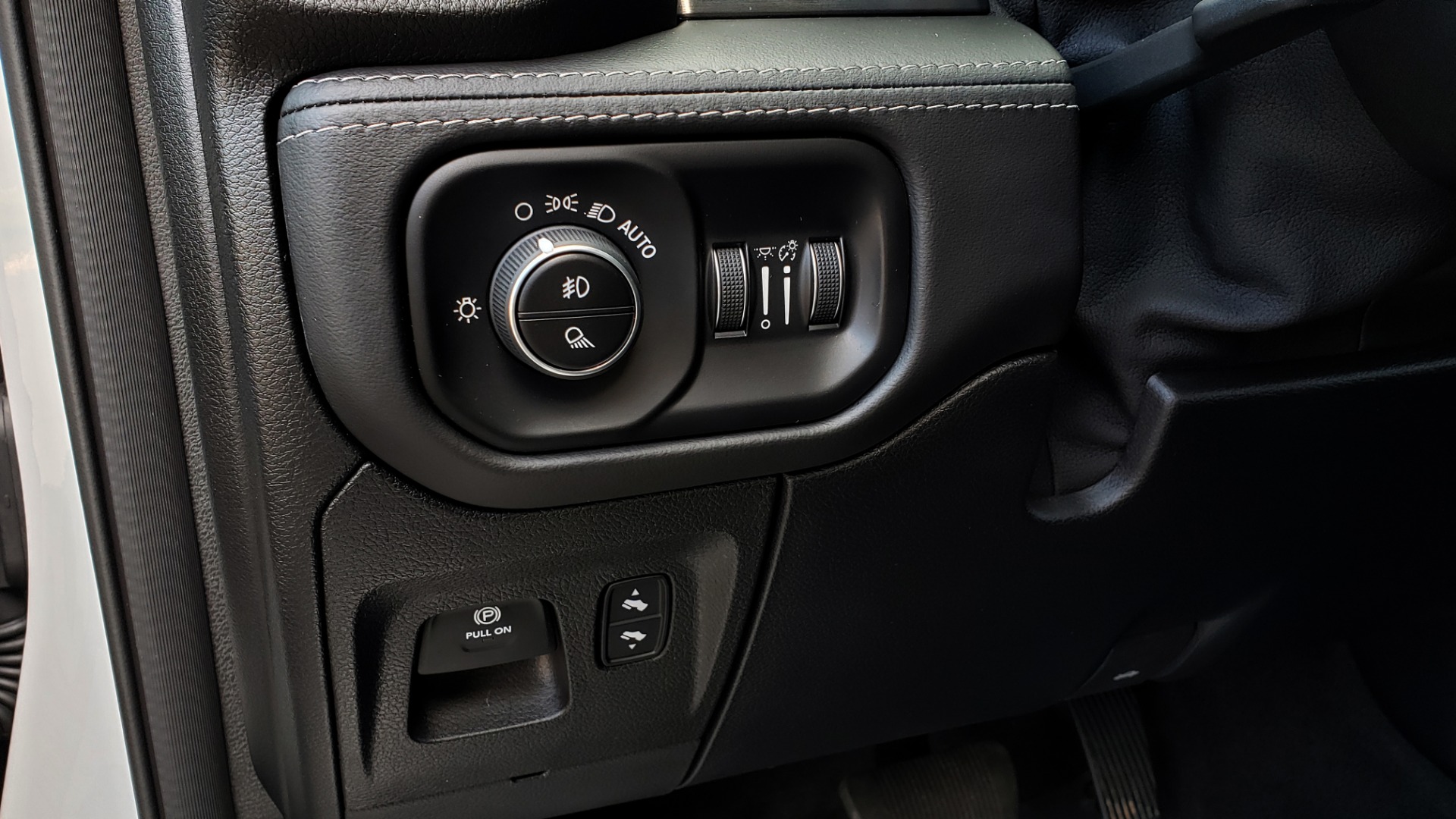 Used 2020 Ram 1500 LIMITED 4X4 / NAV / PANO-ROOF / PARK ASST / REARVIEW / HK SND for sale Sold at Formula Imports in Charlotte NC 28227 44