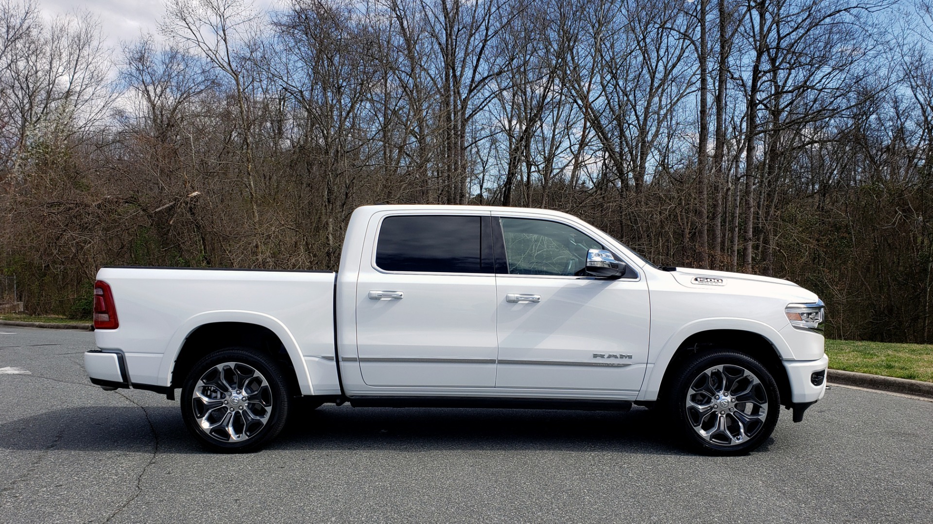 Used 2020 Ram 1500 LIMITED 4X4 / NAV / PANO-ROOF / PARK ASST / REARVIEW / HK SND for sale Sold at Formula Imports in Charlotte NC 28227 5