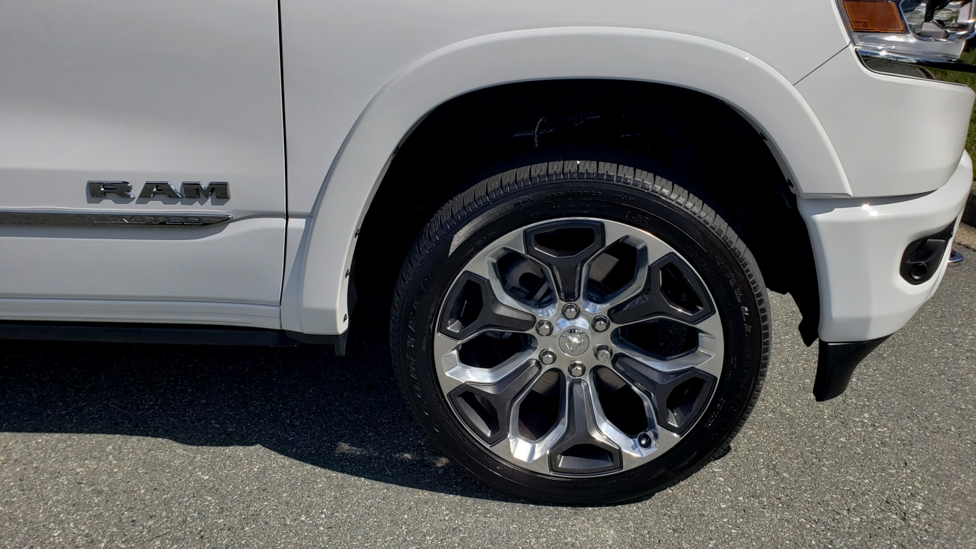 Used 2020 Ram 1500 LIMITED 4X4 / NAV / PANO-ROOF / PARK ASST / REARVIEW / HK SND for sale Sold at Formula Imports in Charlotte NC 28227 97