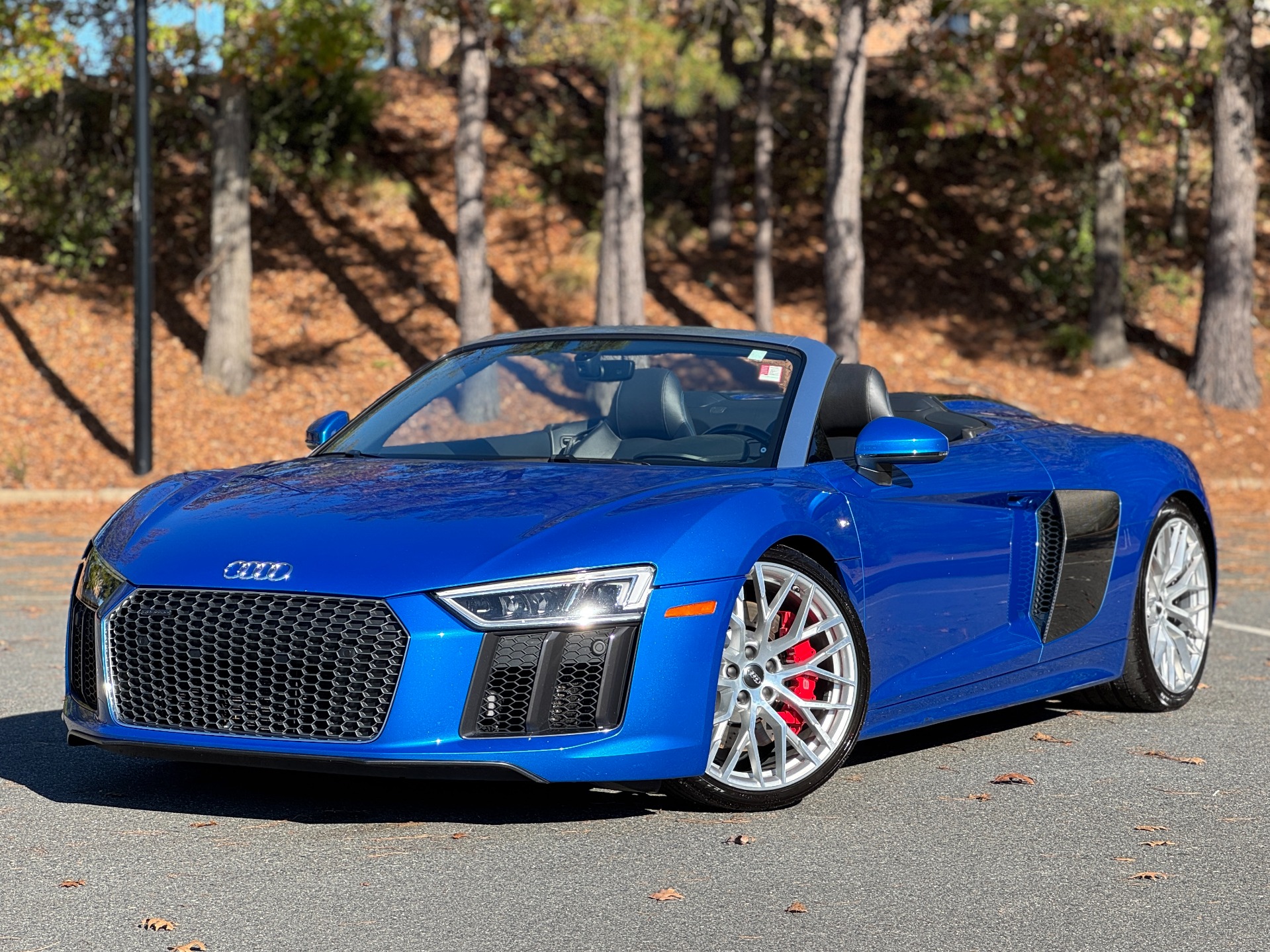 Used 2017 Audi R8 Spyder V10 CARBON EXT PKG / CARBON INT PKG / DYNAMIC STEERING for sale Sold at Formula Imports in Charlotte NC 28227 1