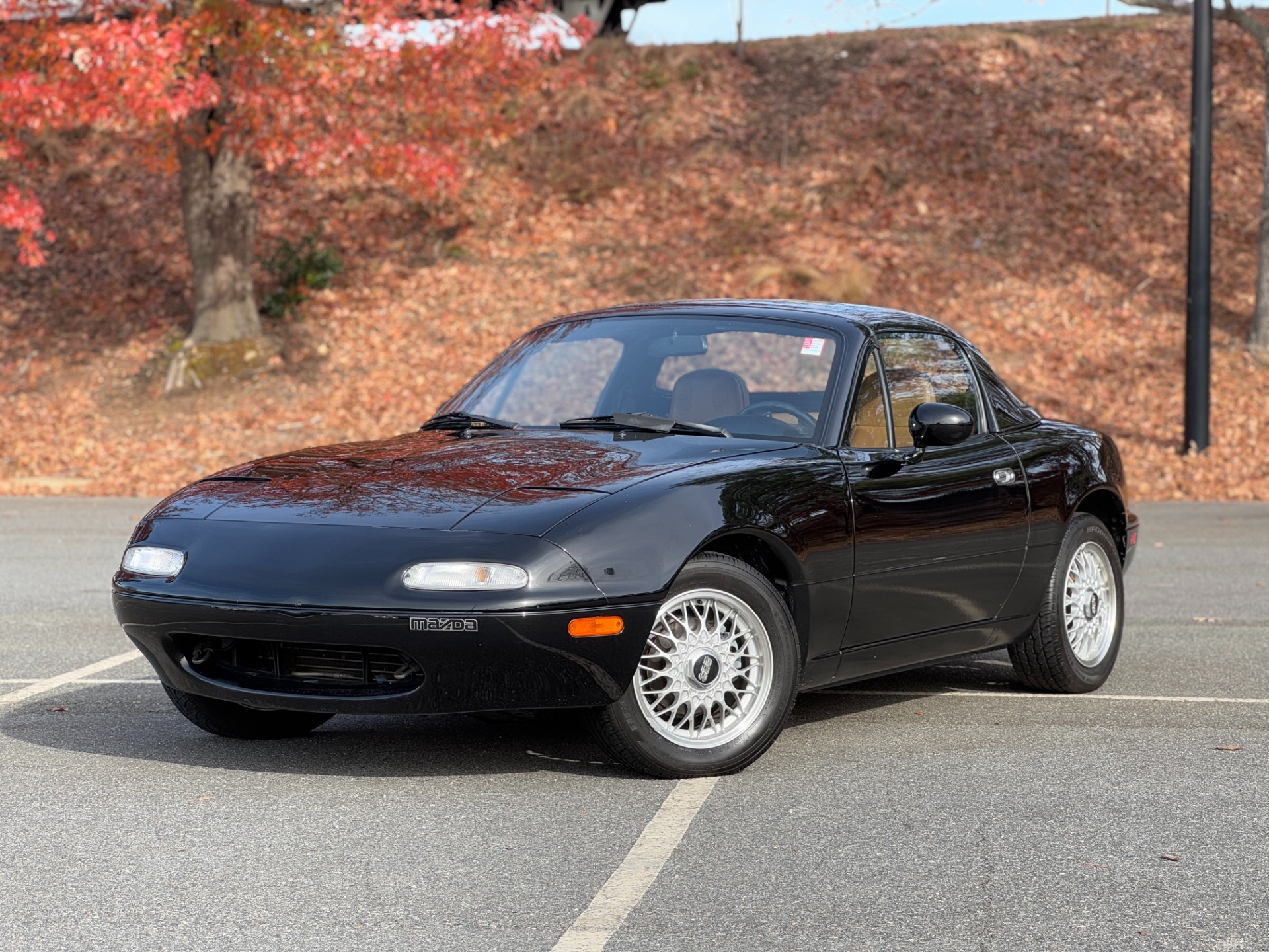 Used 1992 Mazda MX-5 Miata SPECIAL EDITION BLACK for sale Sold at Formula Imports in Charlotte NC 28227 1