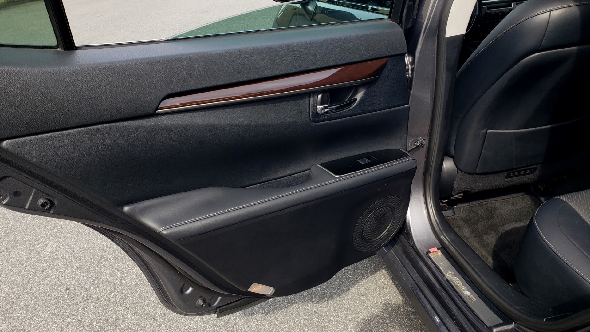 Used 2016 Lexus ES 350 4-DR PREMIUM / SUNROOF / BSM / REARVIEW / VENT STS for sale Sold at Formula Imports in Charlotte NC 28227 53
