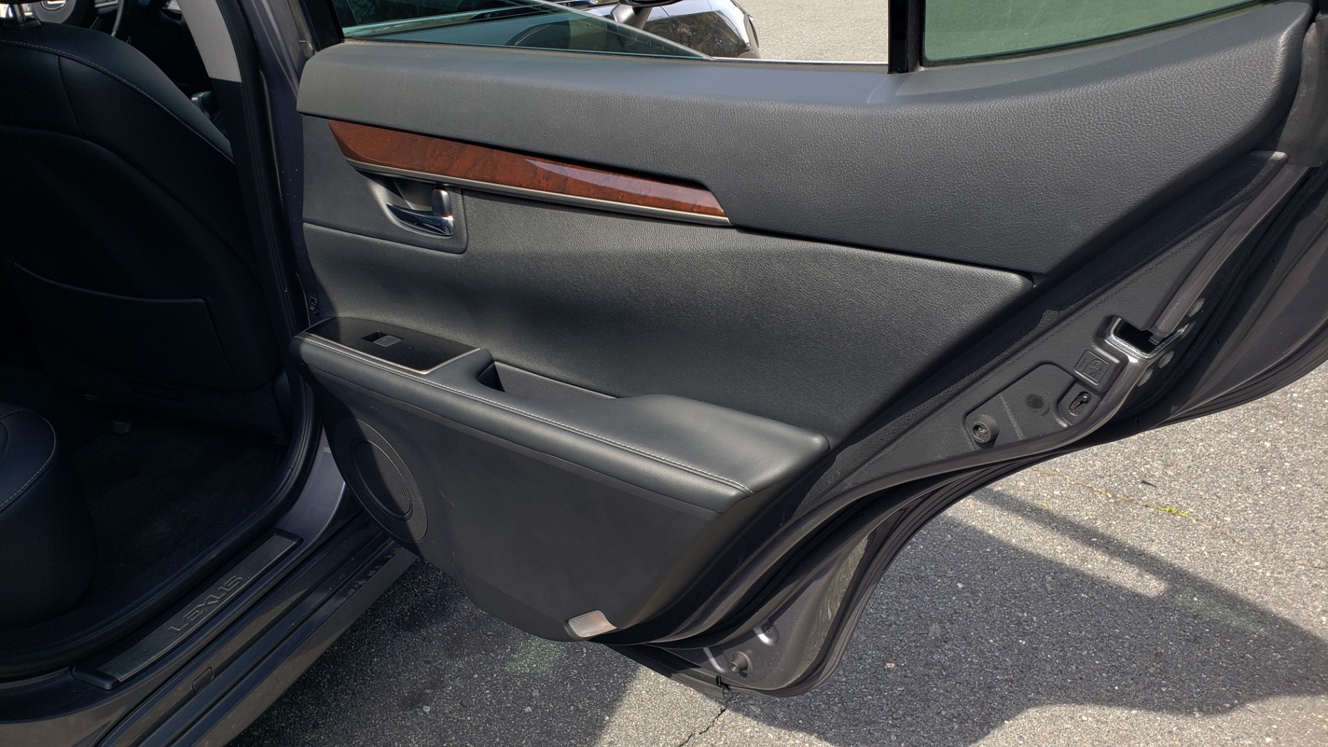 Used 2016 Lexus ES 350 4-DR PREMIUM / SUNROOF / BSM / REARVIEW / VENT STS for sale Sold at Formula Imports in Charlotte NC 28227 63
