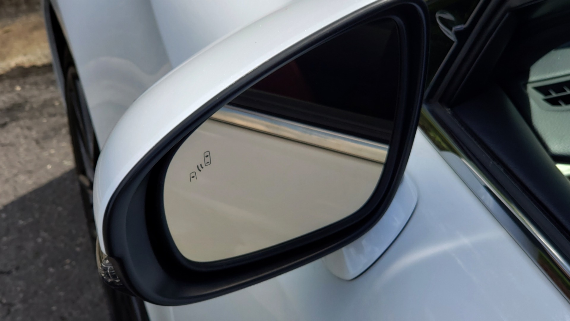 Used 2016 Lexus IS 350 F-SPORT / NAV / BSM / SUNROOF / REARVIEW / VENT SEATS for sale Sold at Formula Imports in Charlotte NC 28227 23