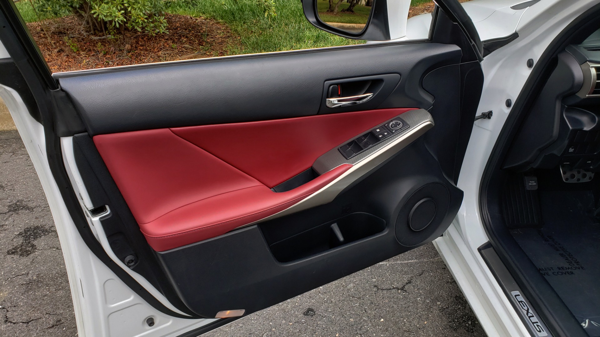 Used 2016 Lexus IS 350 F-SPORT / NAV / BSM / SUNROOF / REARVIEW / VENT SEATS for sale Sold at Formula Imports in Charlotte NC 28227 26