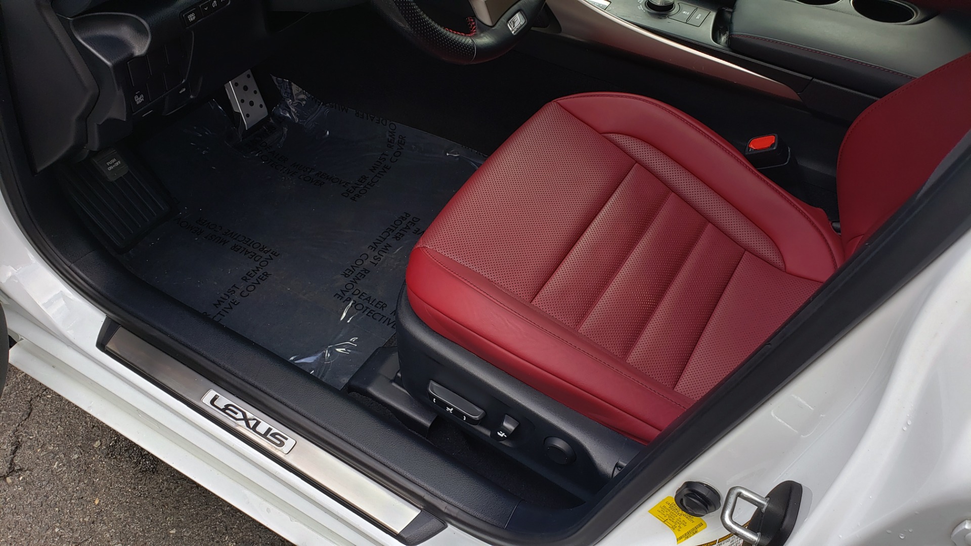Used 2016 Lexus IS 350 F-SPORT / NAV / BSM / SUNROOF / REARVIEW / VENT SEATS for sale Sold at Formula Imports in Charlotte NC 28227 28