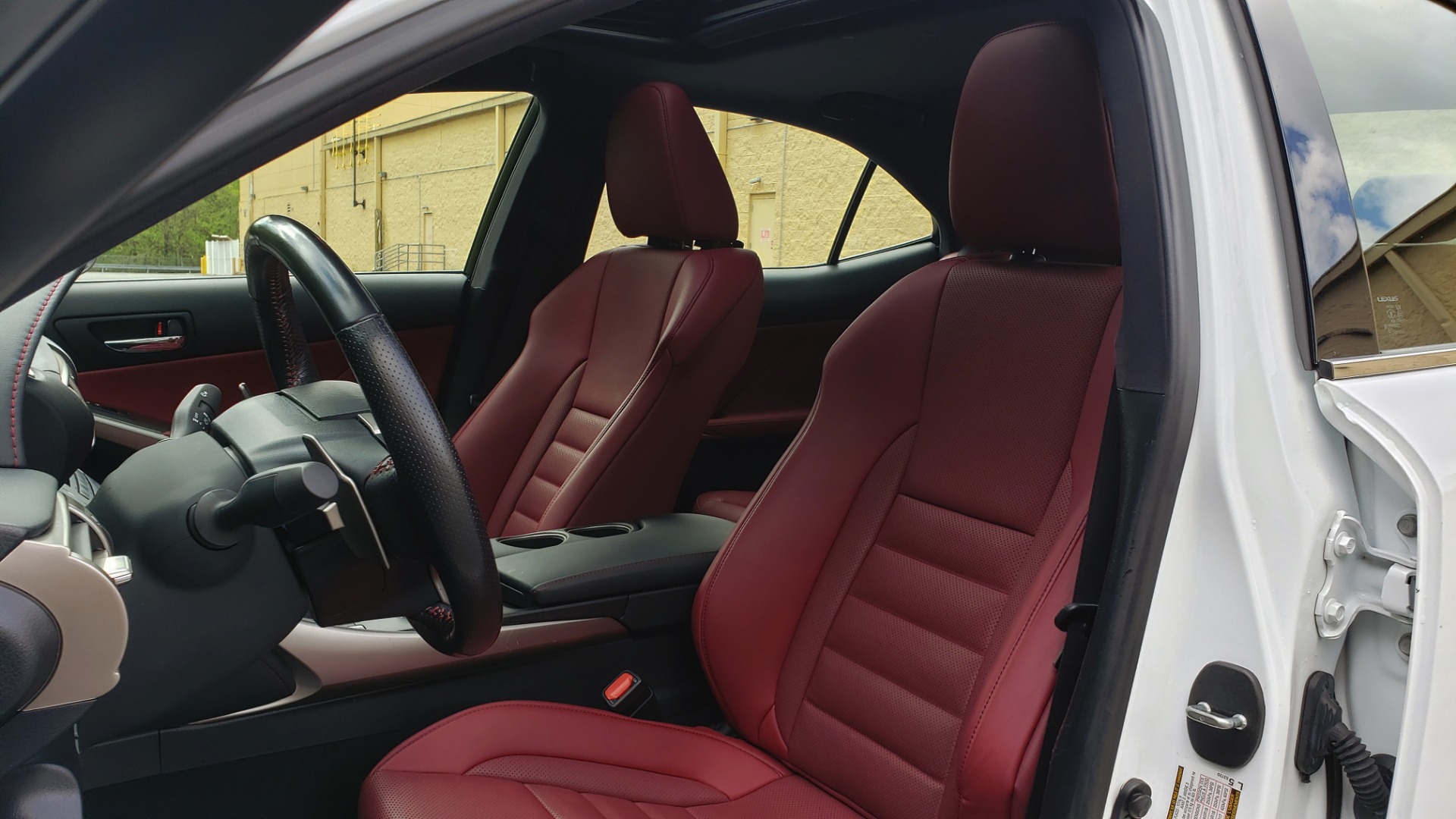 Used 2016 Lexus IS 350 F-SPORT / NAV / BSM / SUNROOF / REARVIEW / VENT SEATS for sale Sold at Formula Imports in Charlotte NC 28227 30
