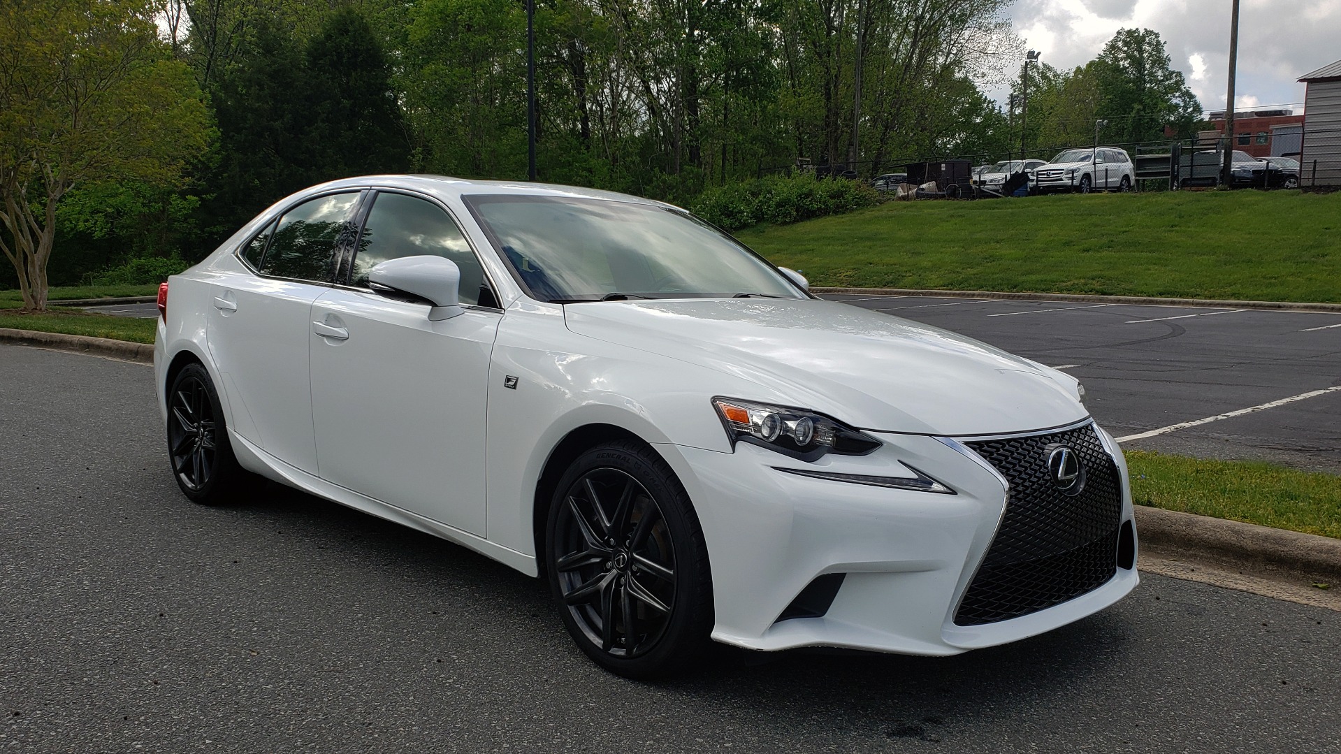 Used 2016 Lexus IS 350 F-SPORT / NAV / BSM / SUNROOF / REARVIEW / VENT SEATS for sale Sold at Formula Imports in Charlotte NC 28227 4