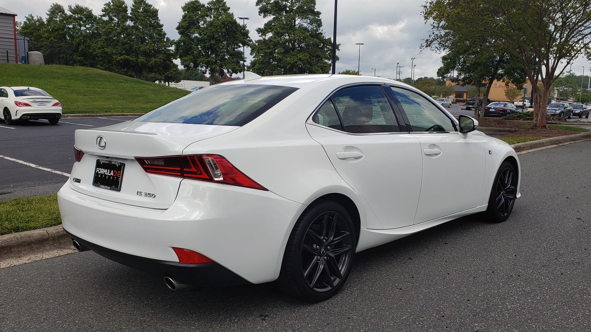 Used 2016 Lexus IS 350 F-SPORT / NAV / BSM / SUNROOF / REARVIEW / VENT SEATS for sale Sold at Formula Imports in Charlotte NC 28227 6
