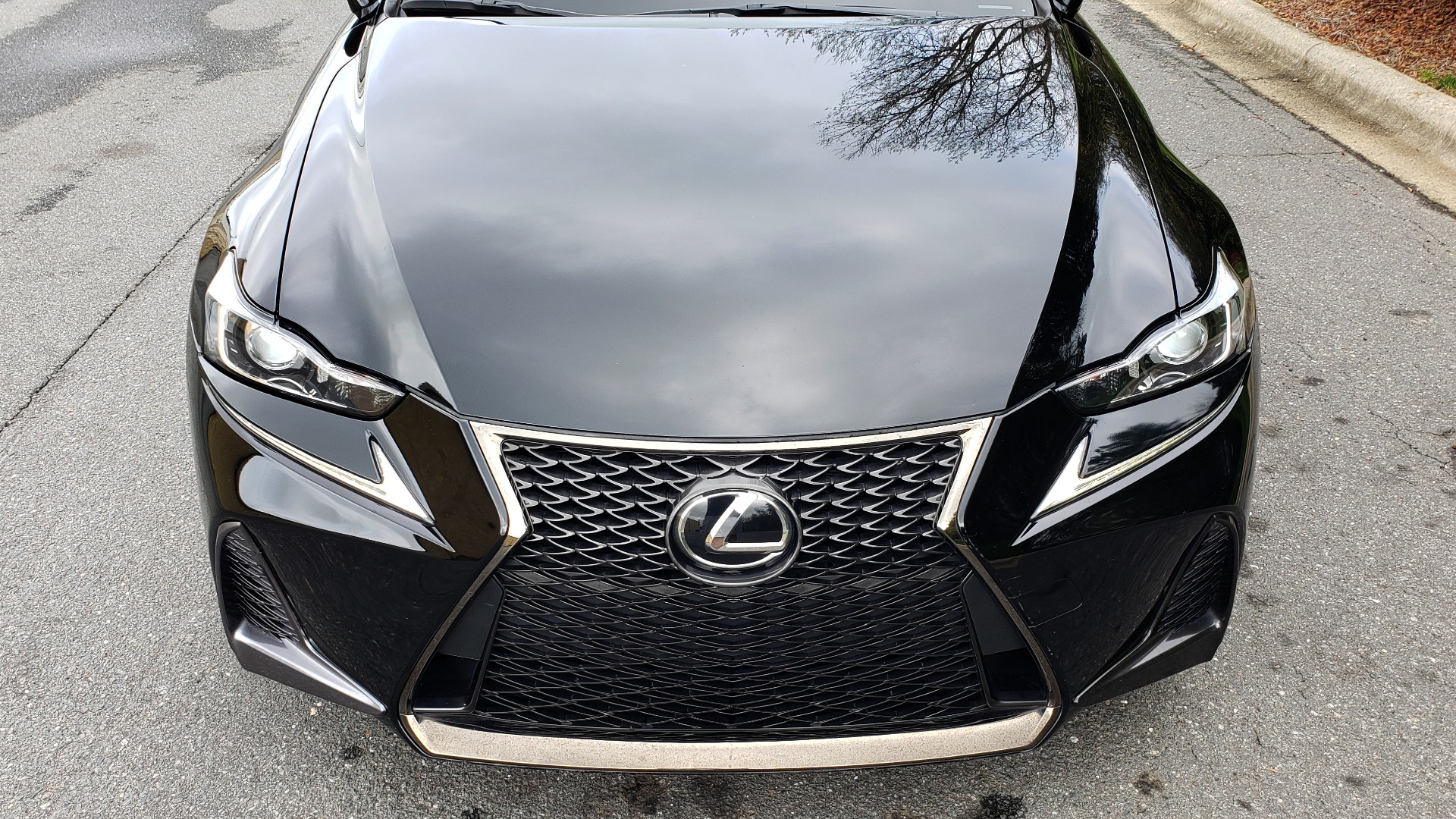 Used 2017 Lexus IS 200T F-SPORT / SUNROOF / REARVIEW / VENT Used 2017 Lexus IS 200T F-SPORT / SUNROOF / REARVIEW / VENT