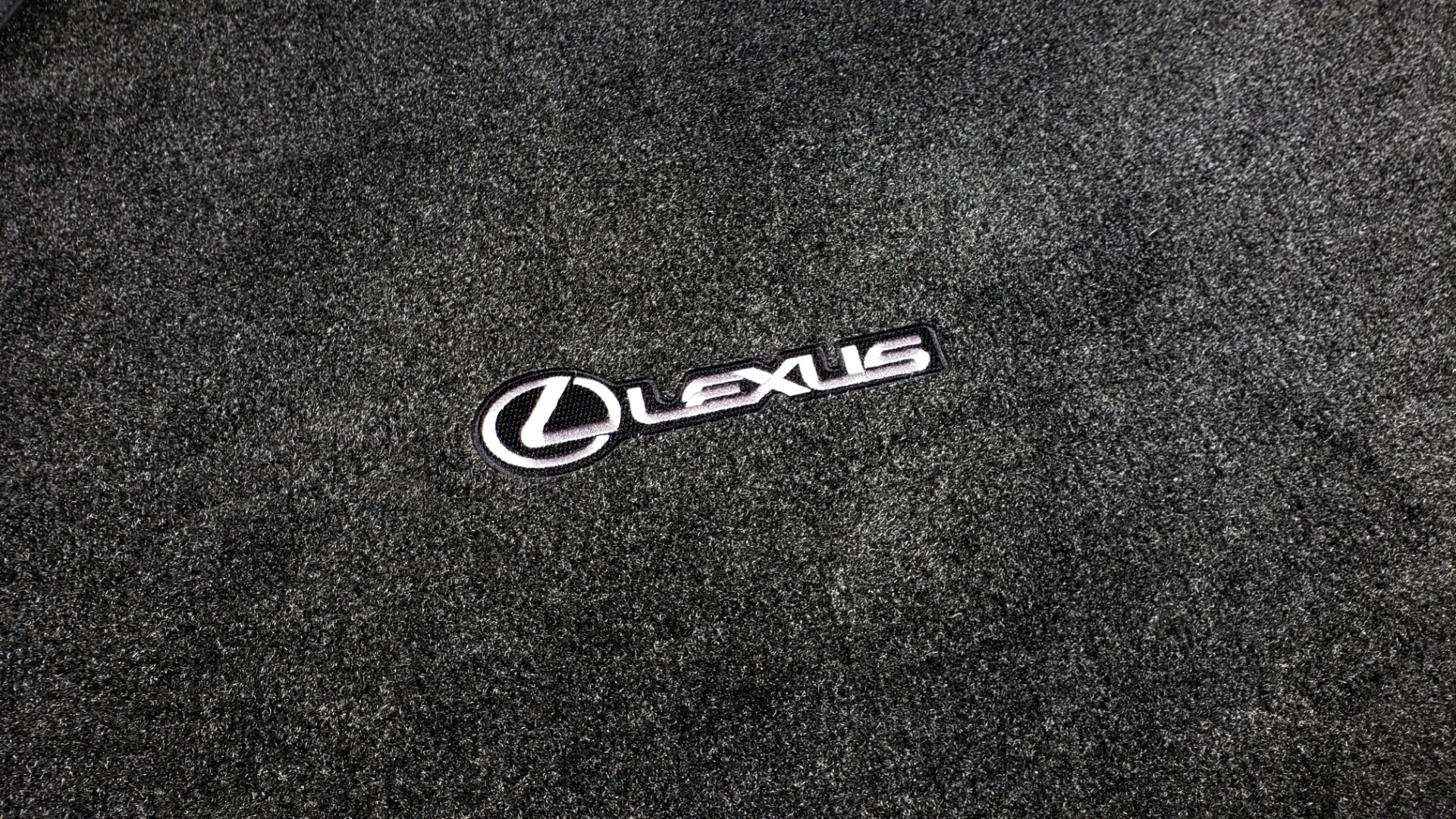 Used 2017 Lexus IS 200T F-SPORT / SUNROOF / REARVIEW / VENT SEATS for sale Sold at Formula Imports in Charlotte NC 28227 19