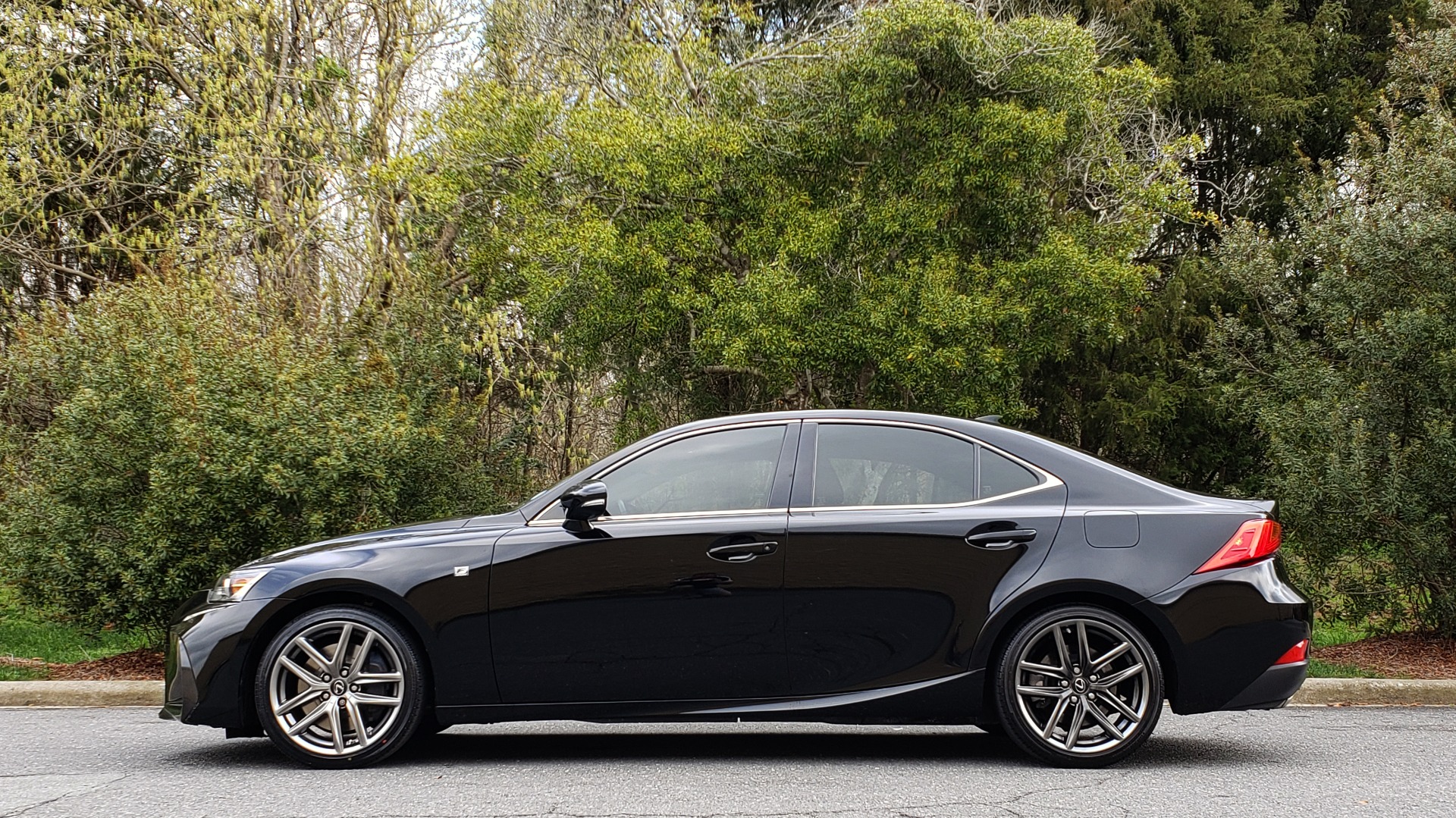 Used 2017 Lexus IS 200T F-SPORT / SUNROOF / REARVIEW / VENT SEATS for sale Sold at Formula Imports in Charlotte NC 28227 2