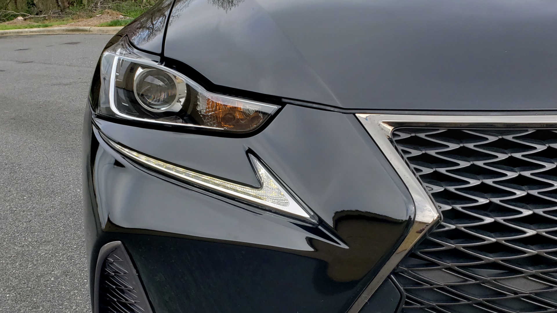 Used 2017 Lexus IS 200T F-SPORT / SUNROOF / REARVIEW / VENT SEATS for sale Sold at Formula Imports in Charlotte NC 28227 22