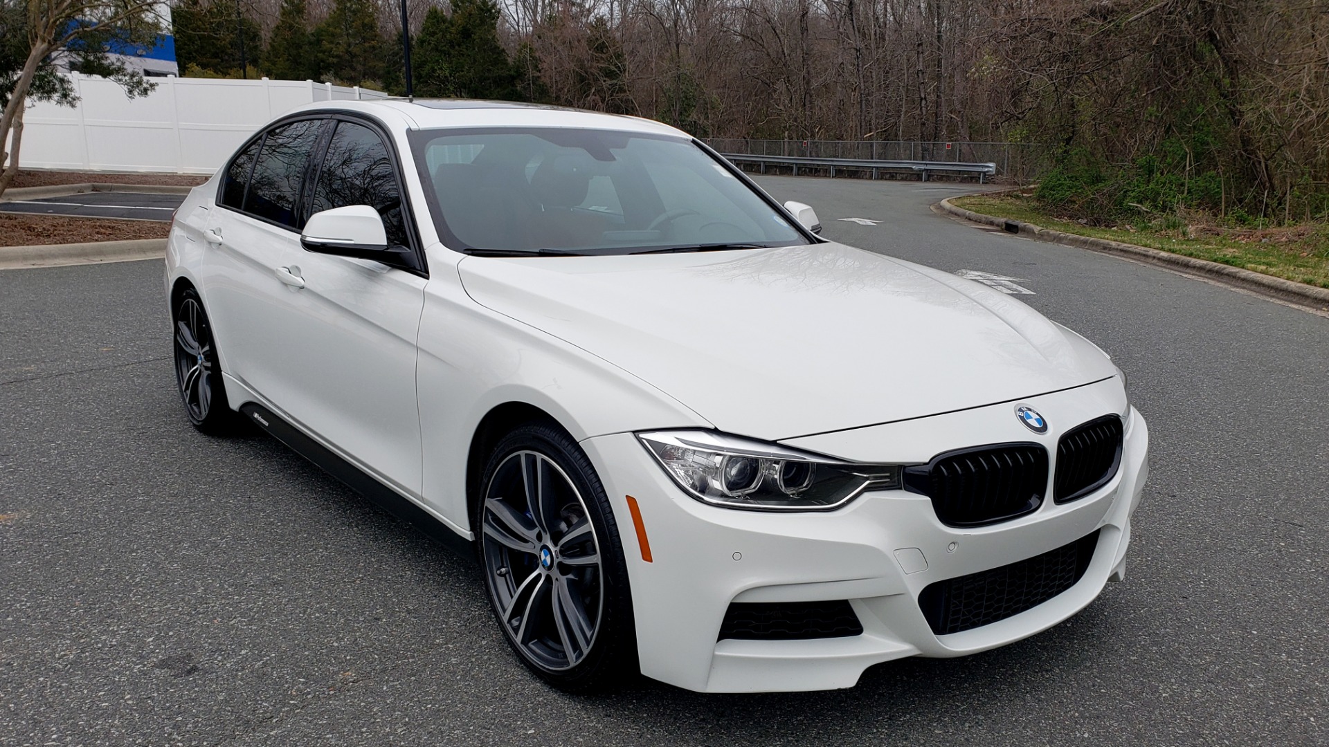 Used 2015 BMW 3 Series 335I M-SPORT / PREM PKG / HK SND / SUNROOF / REARVIEW for sale Sold at Formula Imports in Charlotte NC 28227 4