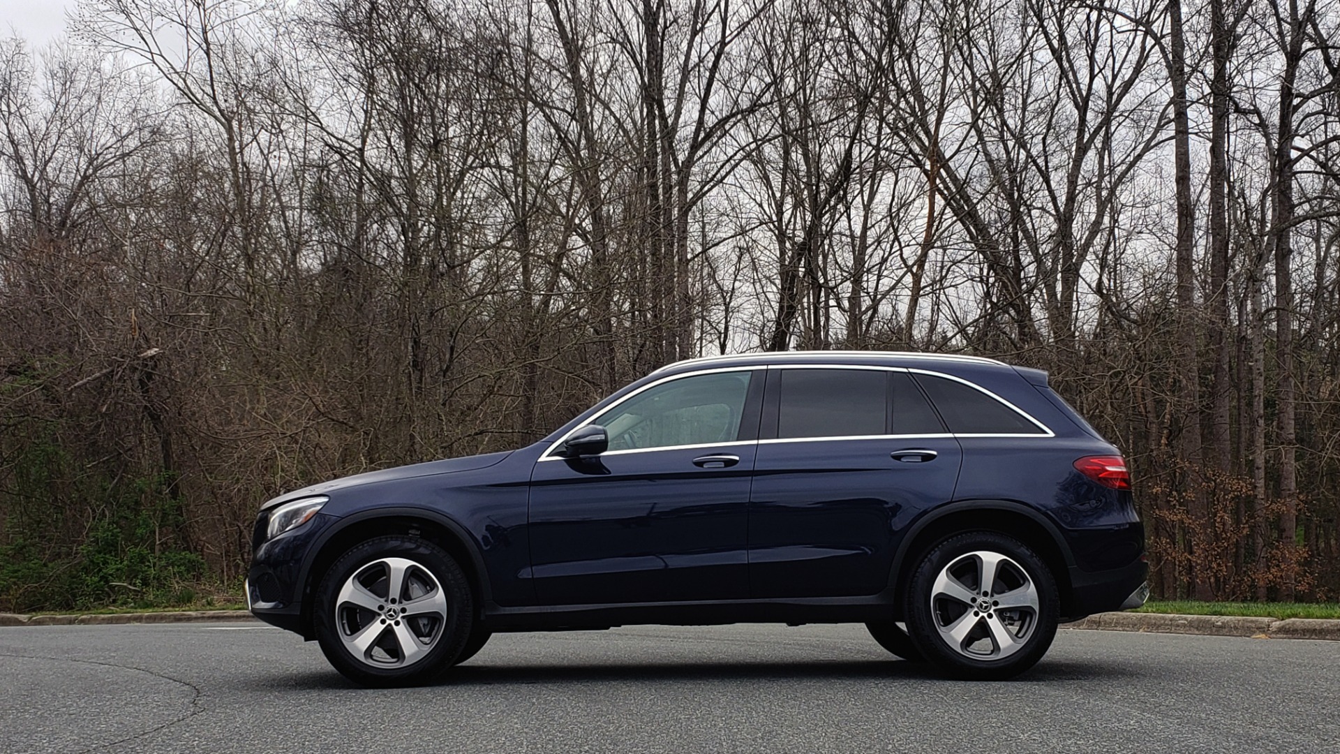 Used 2019 Mercedes-Benz GLC 300 PREMIUM / PRK ASST / NAV / PANO-ROOF / REARVIEW / HTD STS for sale Sold at Formula Imports in Charlotte NC 28227 2