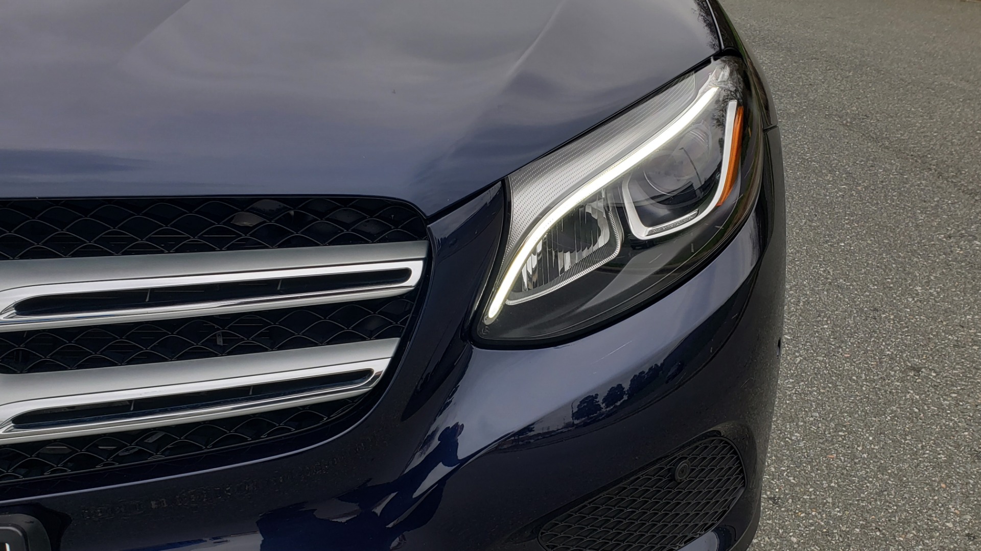 Used 2019 Mercedes-Benz GLC 300 PREMIUM / PRK ASST / NAV / PANO-ROOF / REARVIEW / HTD STS for sale Sold at Formula Imports in Charlotte NC 28227 24