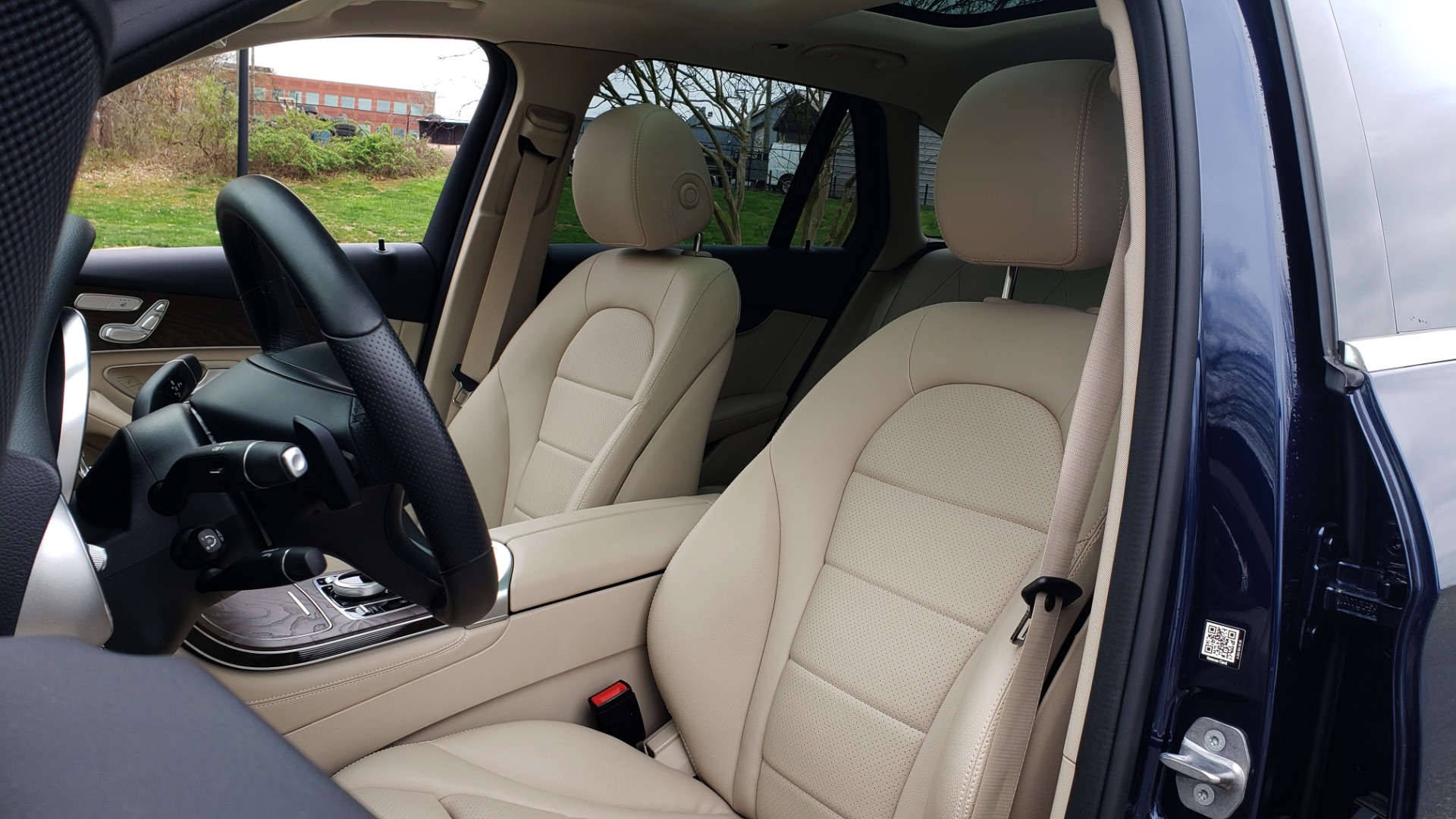 Used 2019 Mercedes-Benz GLC 300 PREMIUM / PRK ASST / NAV / PANO-ROOF / REARVIEW / HTD STS for sale Sold at Formula Imports in Charlotte NC 28227 36