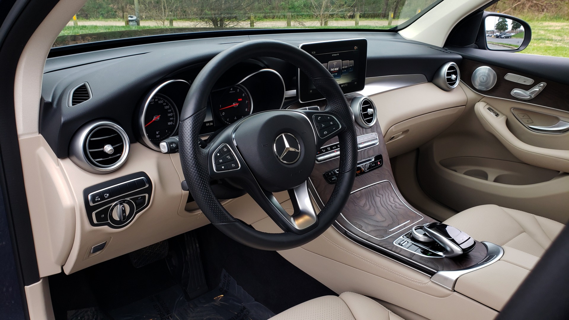Used 2019 Mercedes-Benz GLC 300 PREMIUM / PRK ASST / NAV / PANO-ROOF / REARVIEW / HTD STS for sale Sold at Formula Imports in Charlotte NC 28227 37