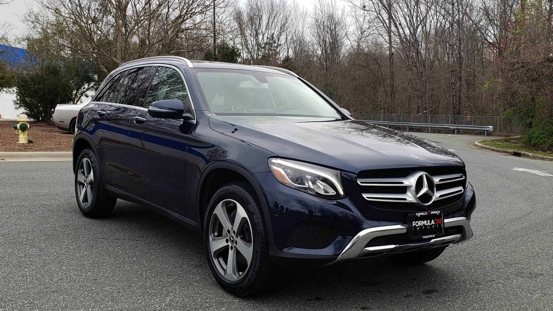 Used 2019 Mercedes-Benz GLC 300 PREMIUM / PRK ASST / NAV / PANO-ROOF / REARVIEW / HTD STS for sale Sold at Formula Imports in Charlotte NC 28227 4