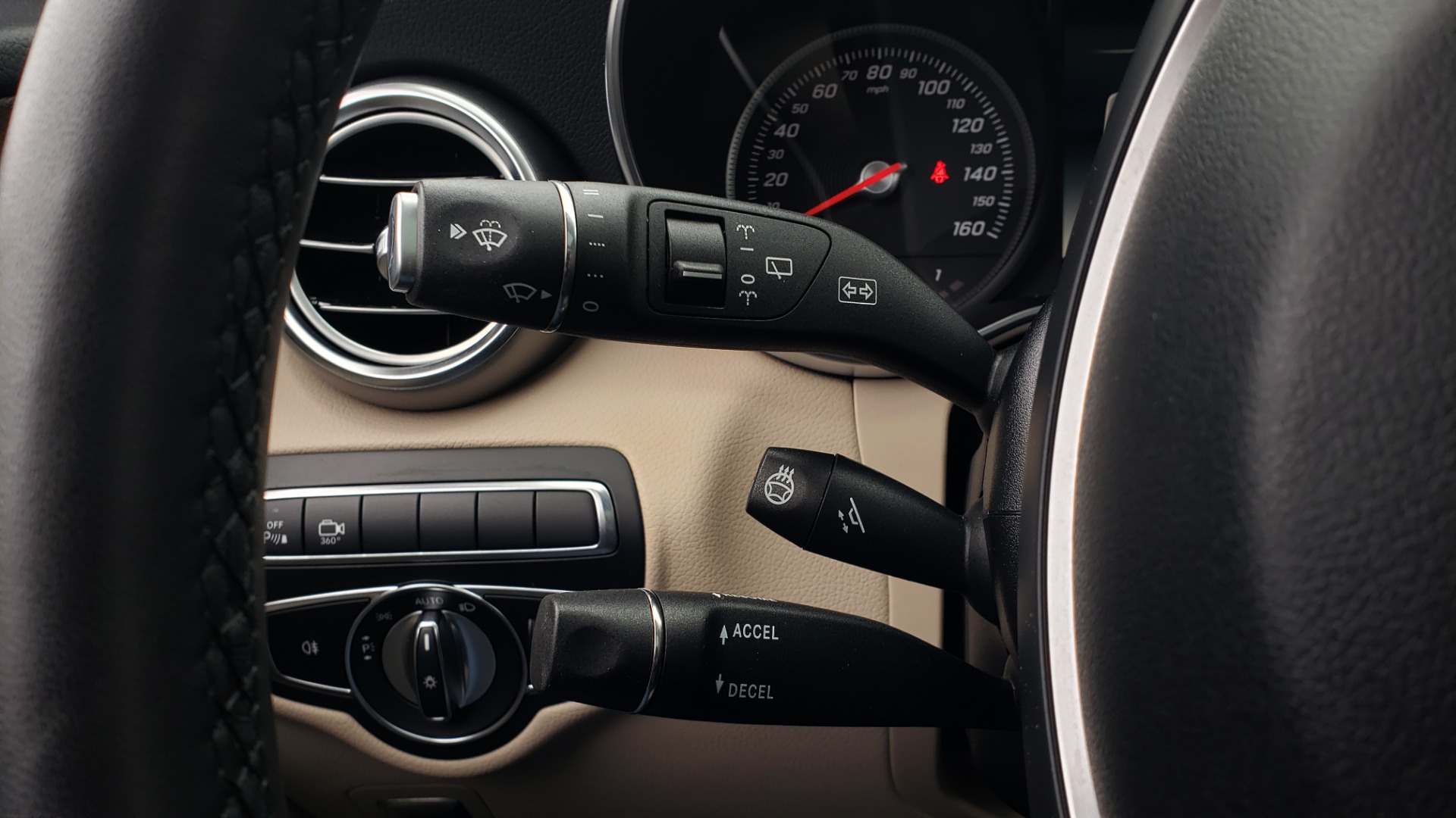 Used 2019 Mercedes-Benz GLC 300 PREMIUM / PRK ASST / NAV / PANO-ROOF / REARVIEW / HTD STS for sale Sold at Formula Imports in Charlotte NC 28227 41