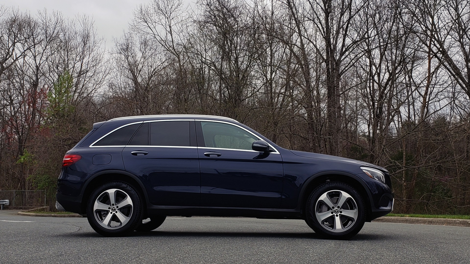 Used 2019 Mercedes-Benz GLC 300 PREMIUM / PRK ASST / NAV / PANO-ROOF / REARVIEW / HTD STS for sale Sold at Formula Imports in Charlotte NC 28227 5