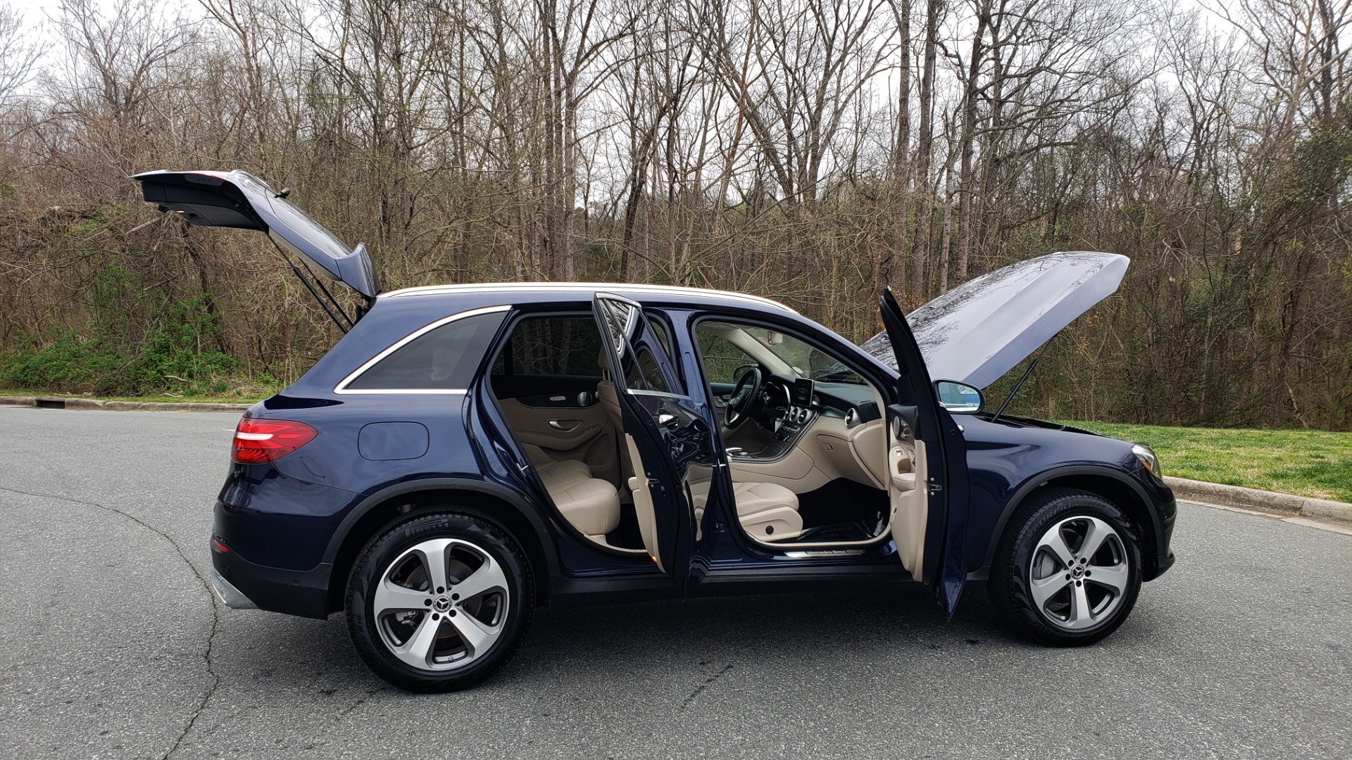 Used 2019 Mercedes-Benz GLC 300 PREMIUM / PRK ASST / NAV / PANO-ROOF / REARVIEW / HTD STS for sale Sold at Formula Imports in Charlotte NC 28227 9