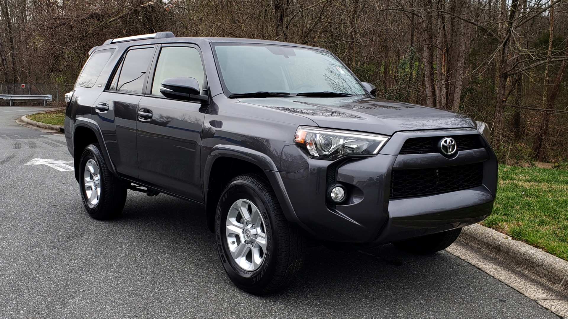 Used 2019 Toyota 4RUNNER SR5 PREMIUM 4WD / NAV / HTD STS / SUNROOF / REARVIEW for sale Sold at Formula Imports in Charlotte NC 28227 4